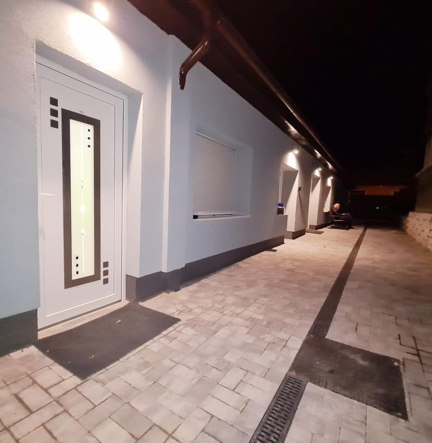 Studio with Terrace - Photo 14