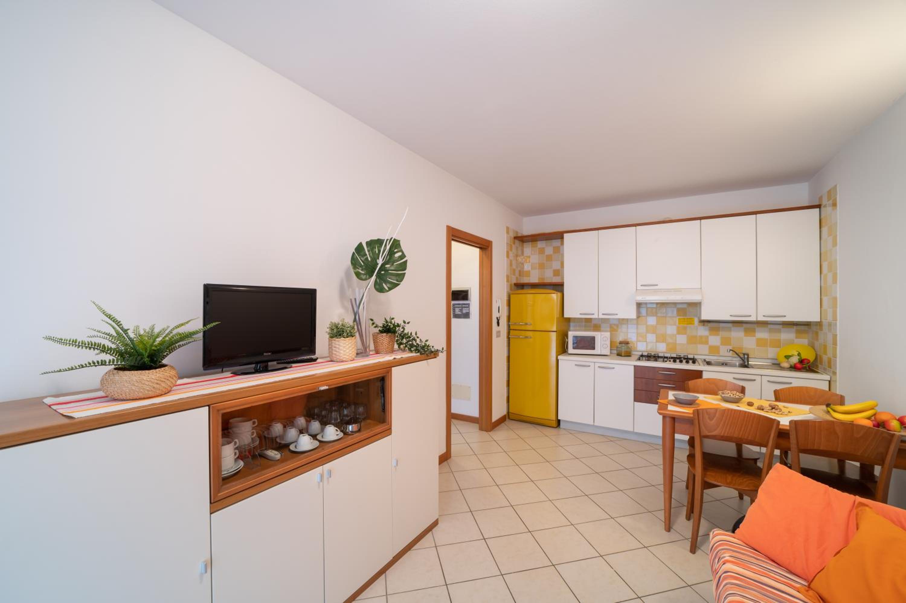 Two-Bedroom Apartment with View photo 2