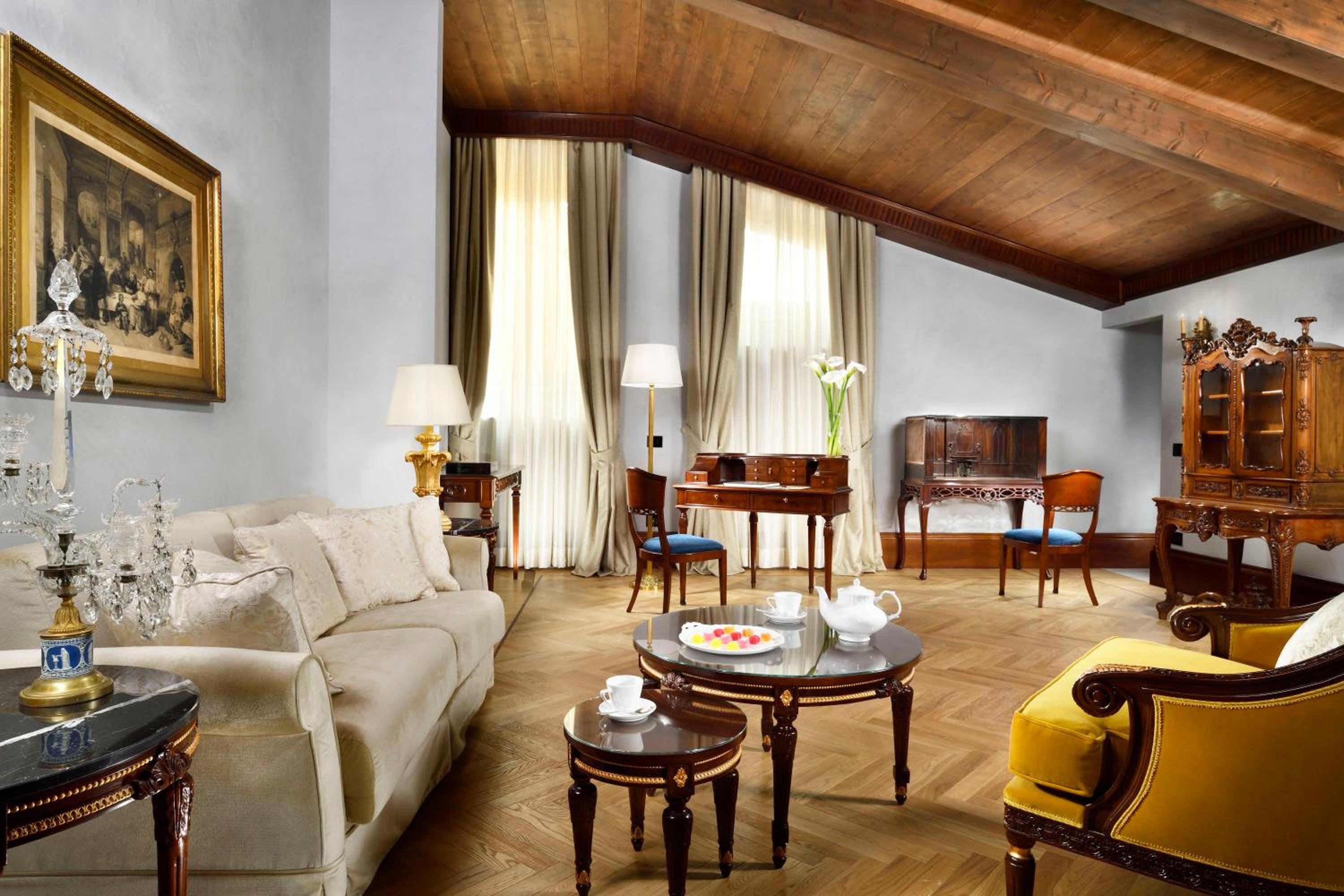 Executive Suite photo 2