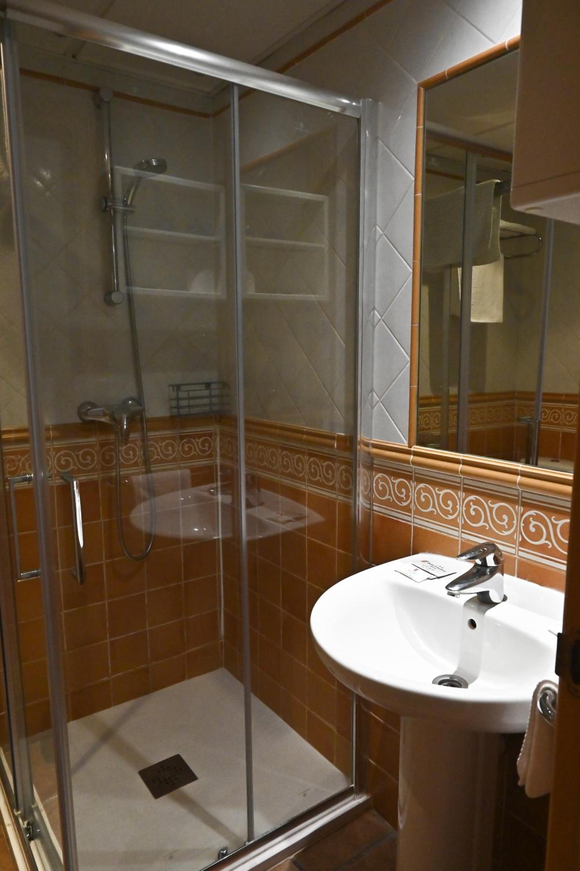 Double Room - Photo 3