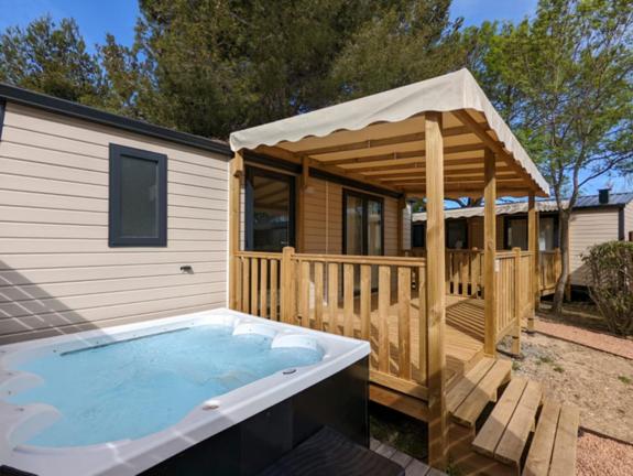 Mobile Home photo 2