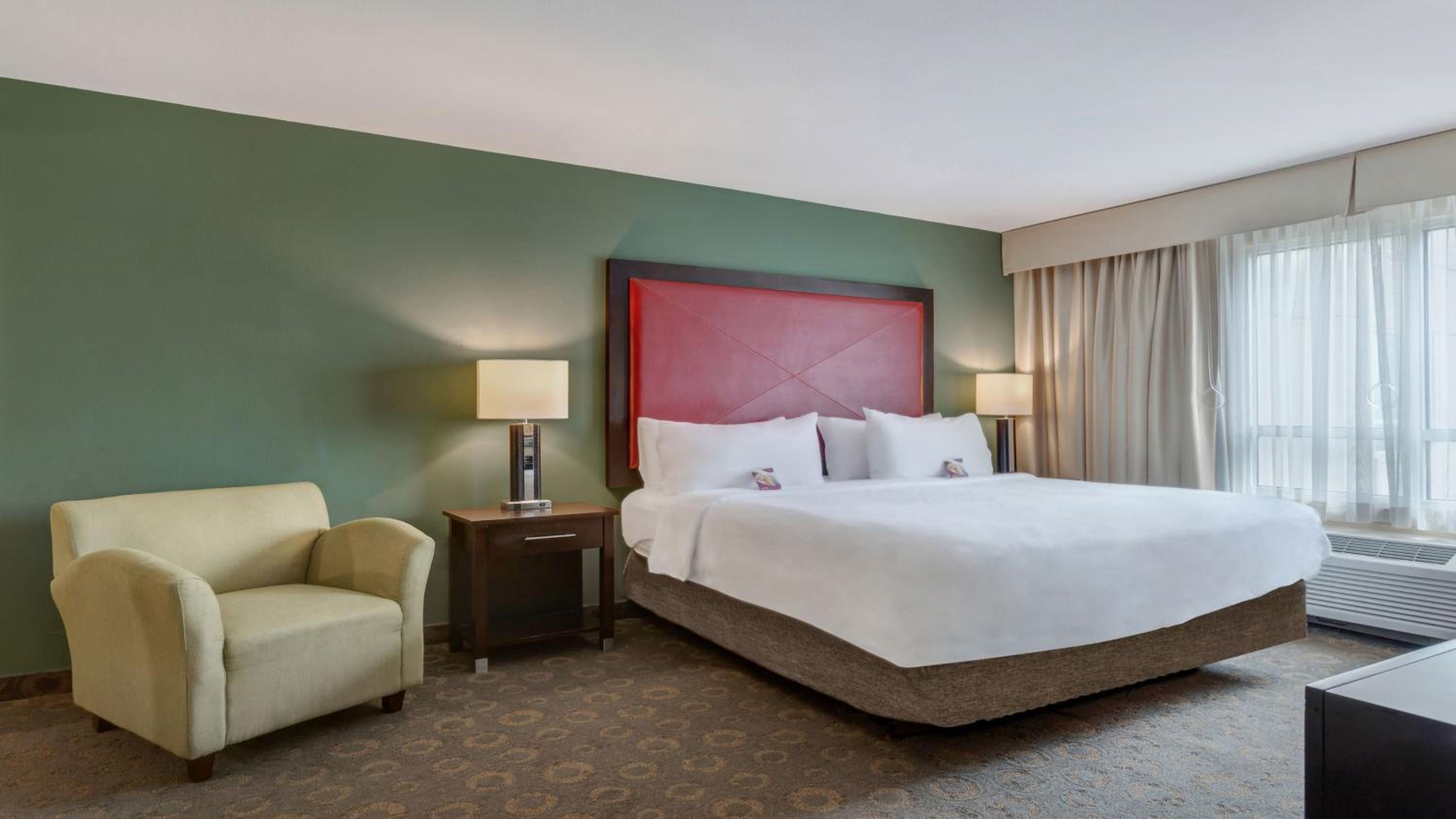 Standard King Room - Photo 3