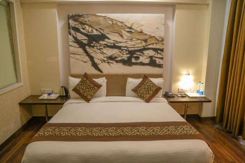 Luxury Deluxe - Photo 1