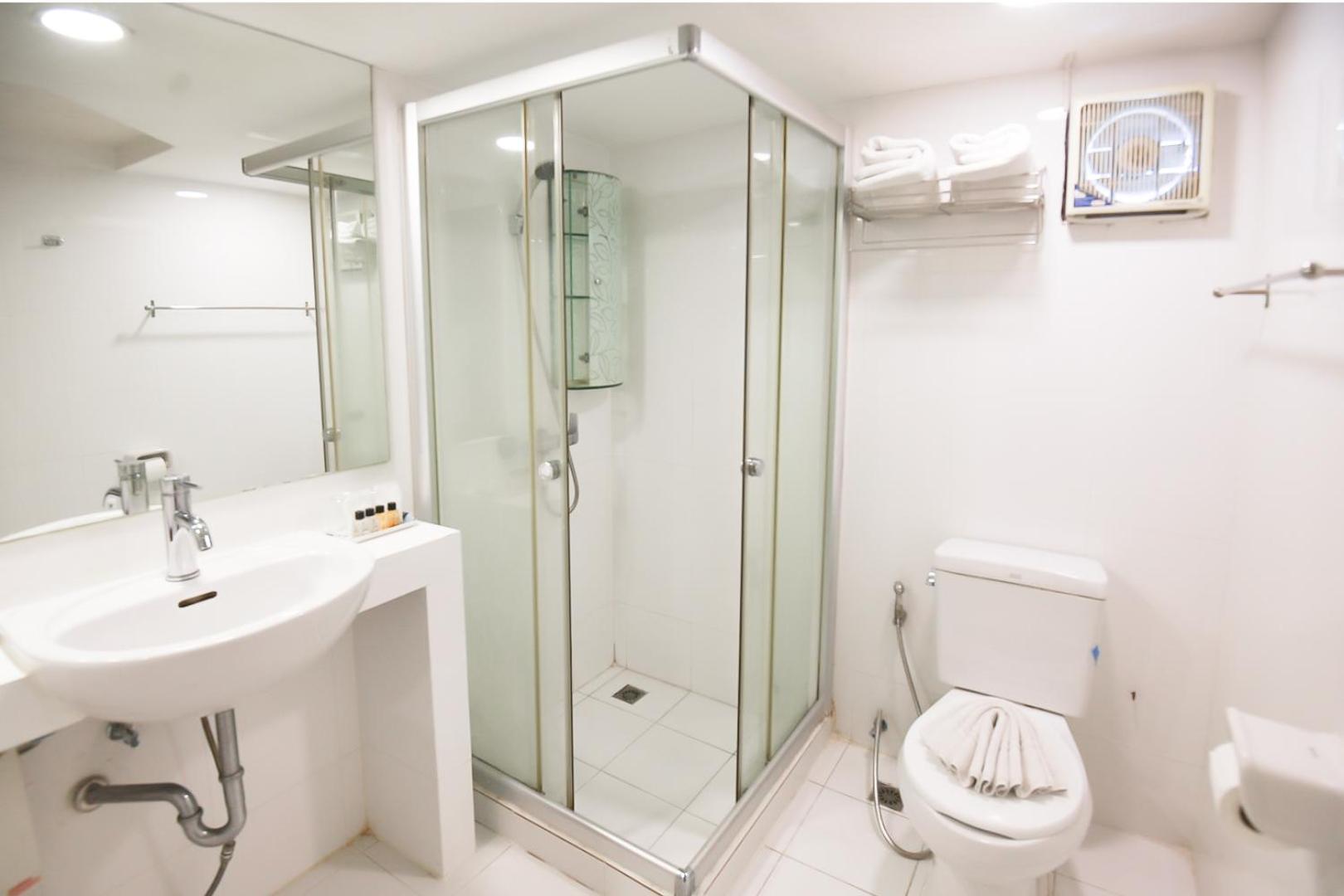 Deluxe Twin Room - Photo 9