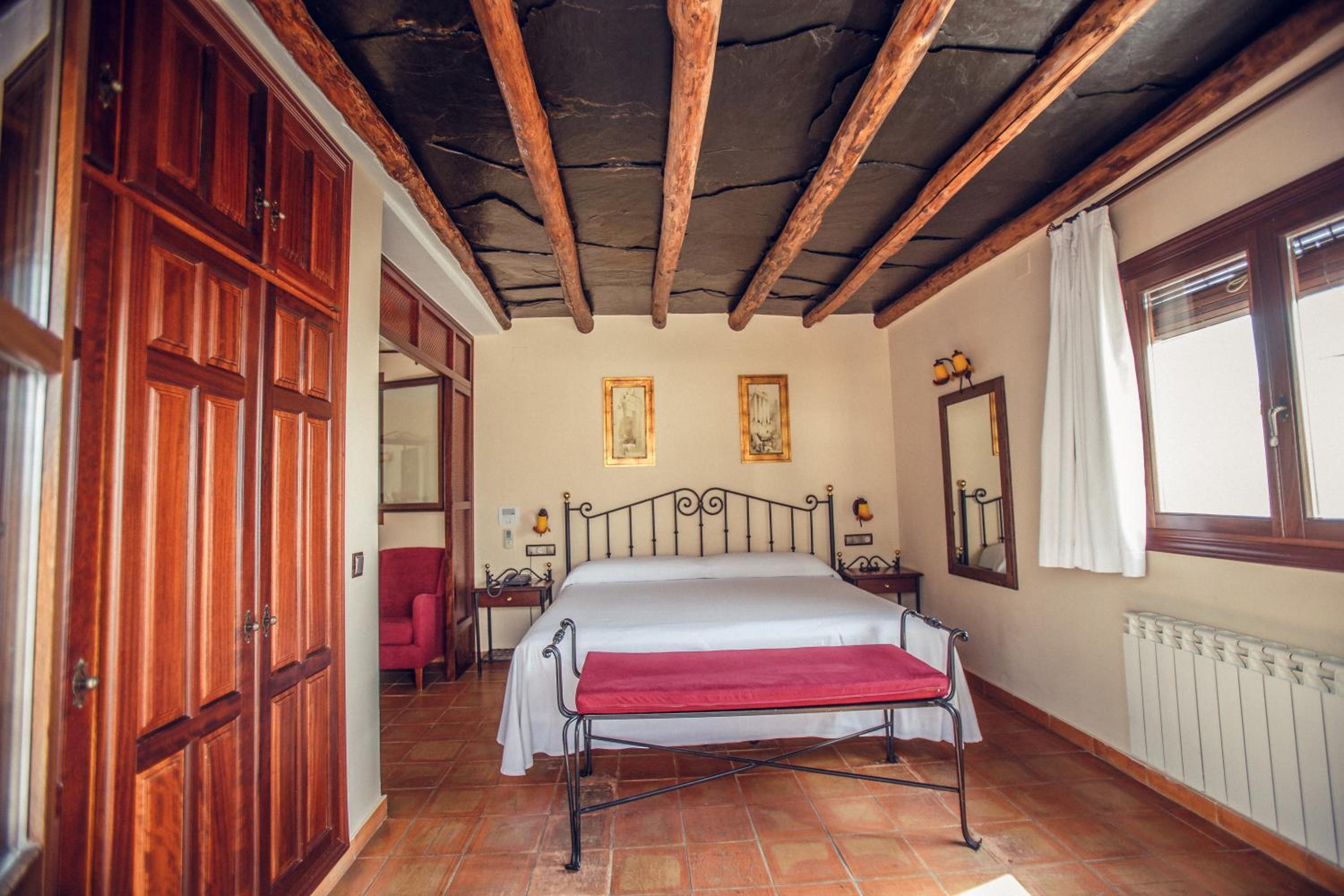 Junior Suite with Terrace - Photo 4