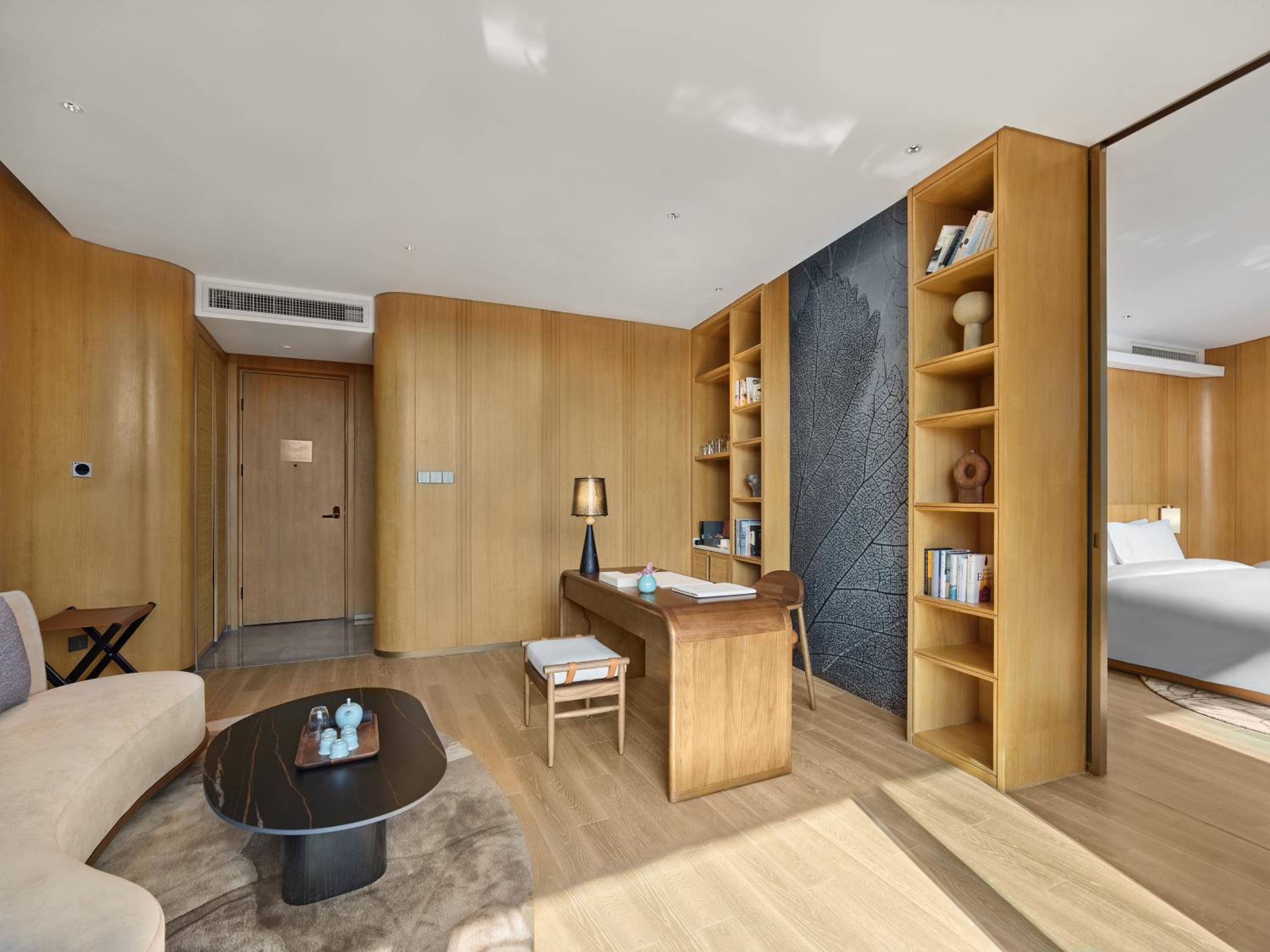 Suite - Photo 3