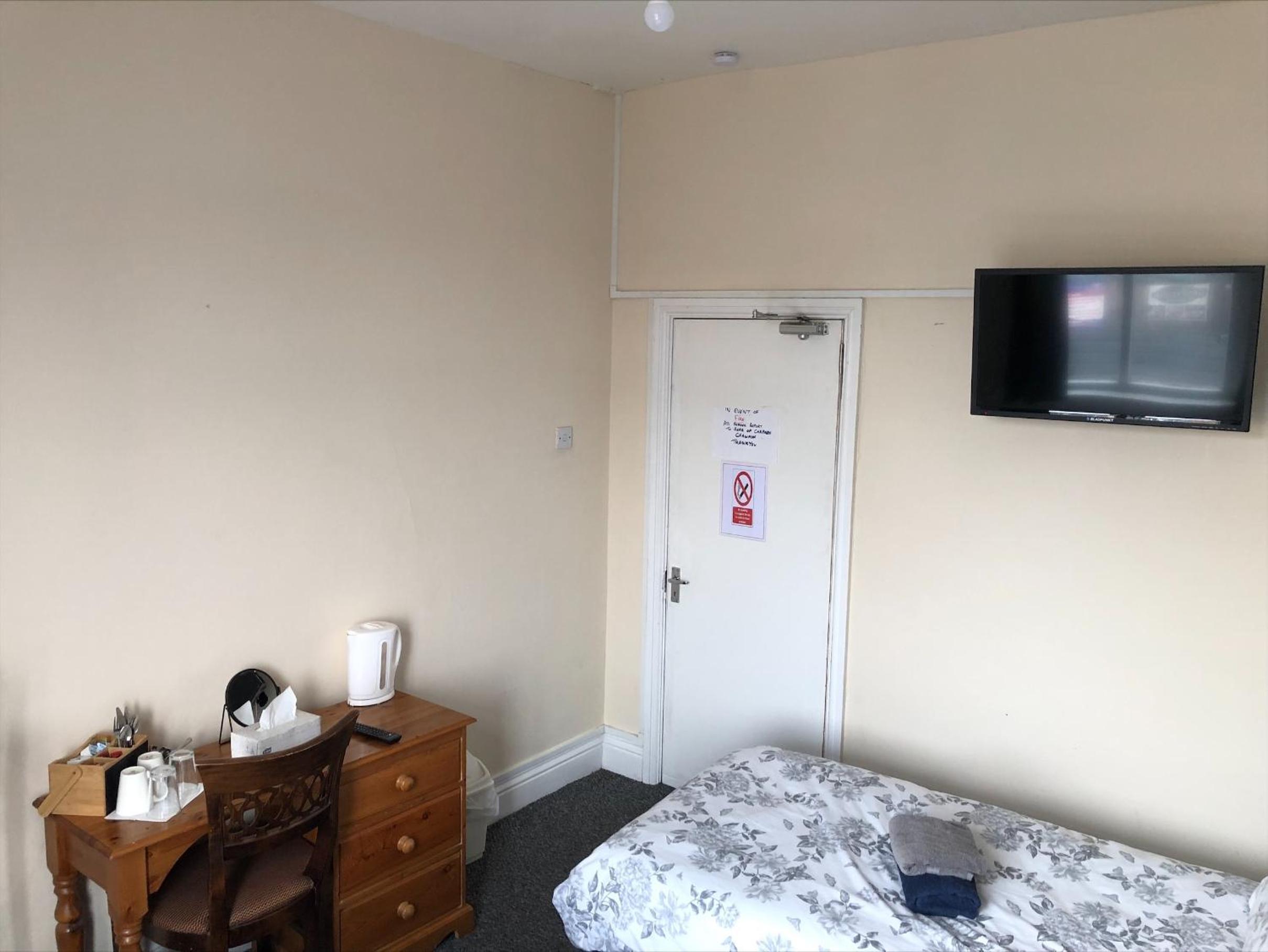 Standard Double Room with Shared Bathroom photo 1