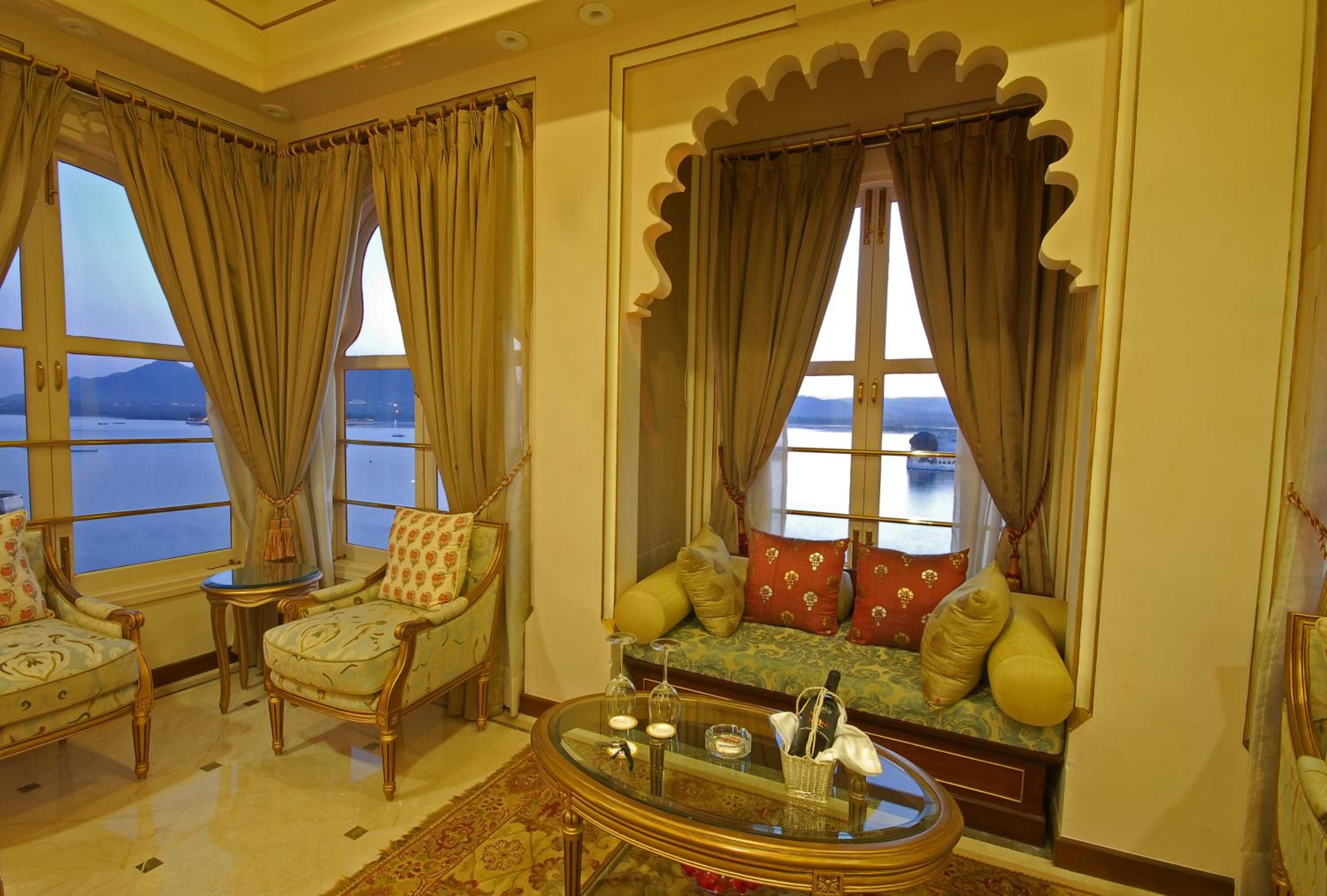 Deluxe Suite Lake View - Photo 5