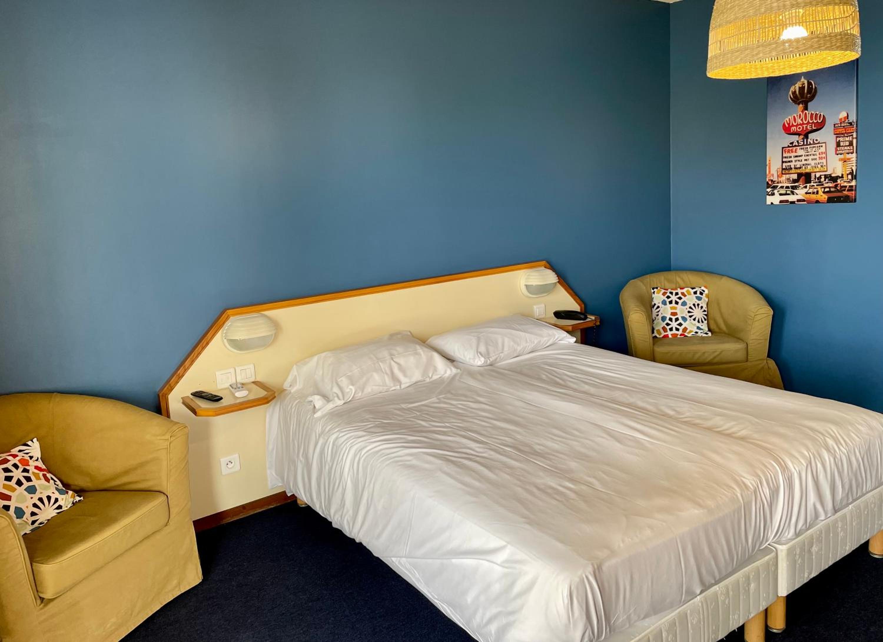 Motel Pool Junior Suite - Photo 6