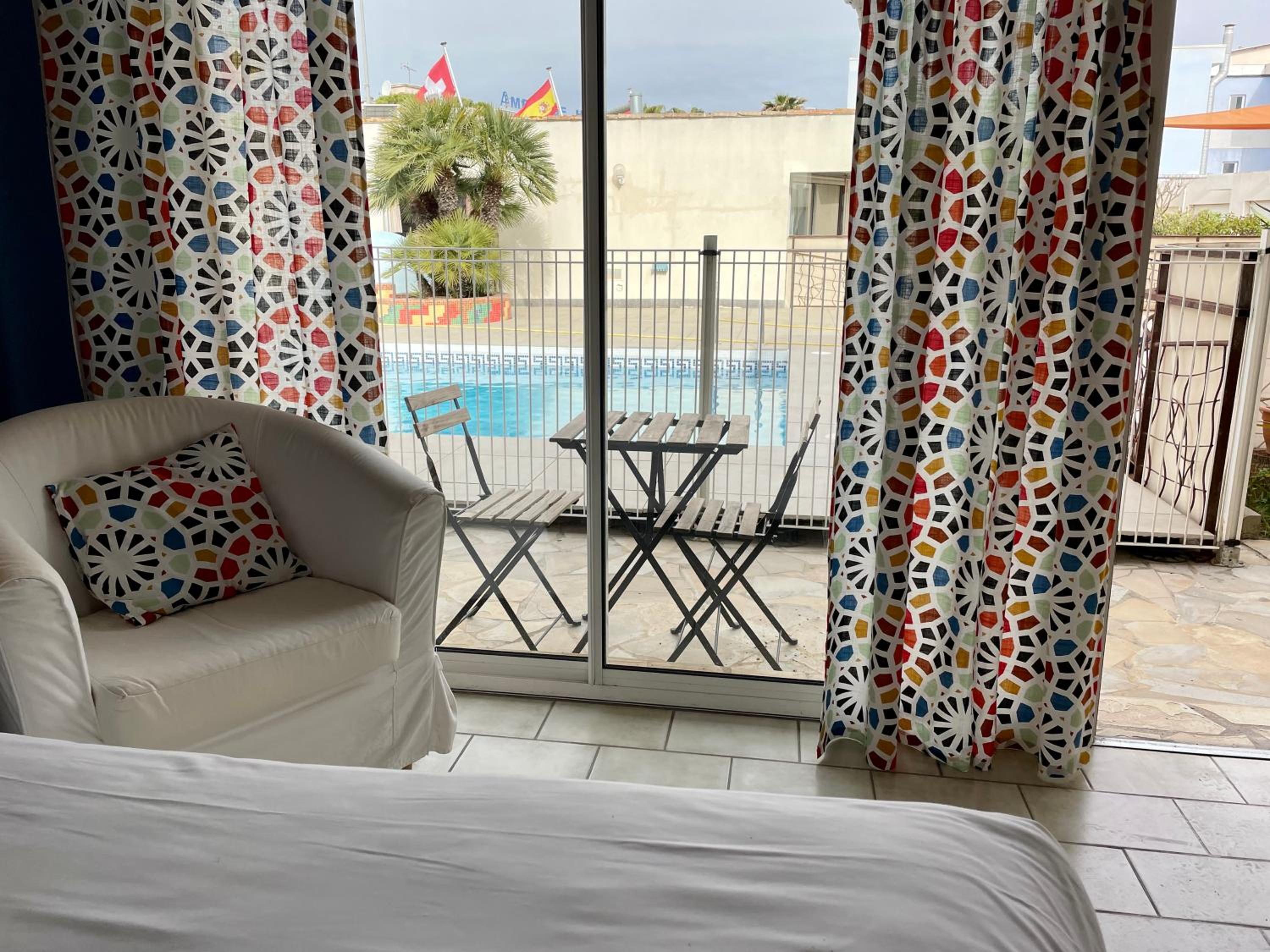 Motel Pool Junior Suite - Photo 21