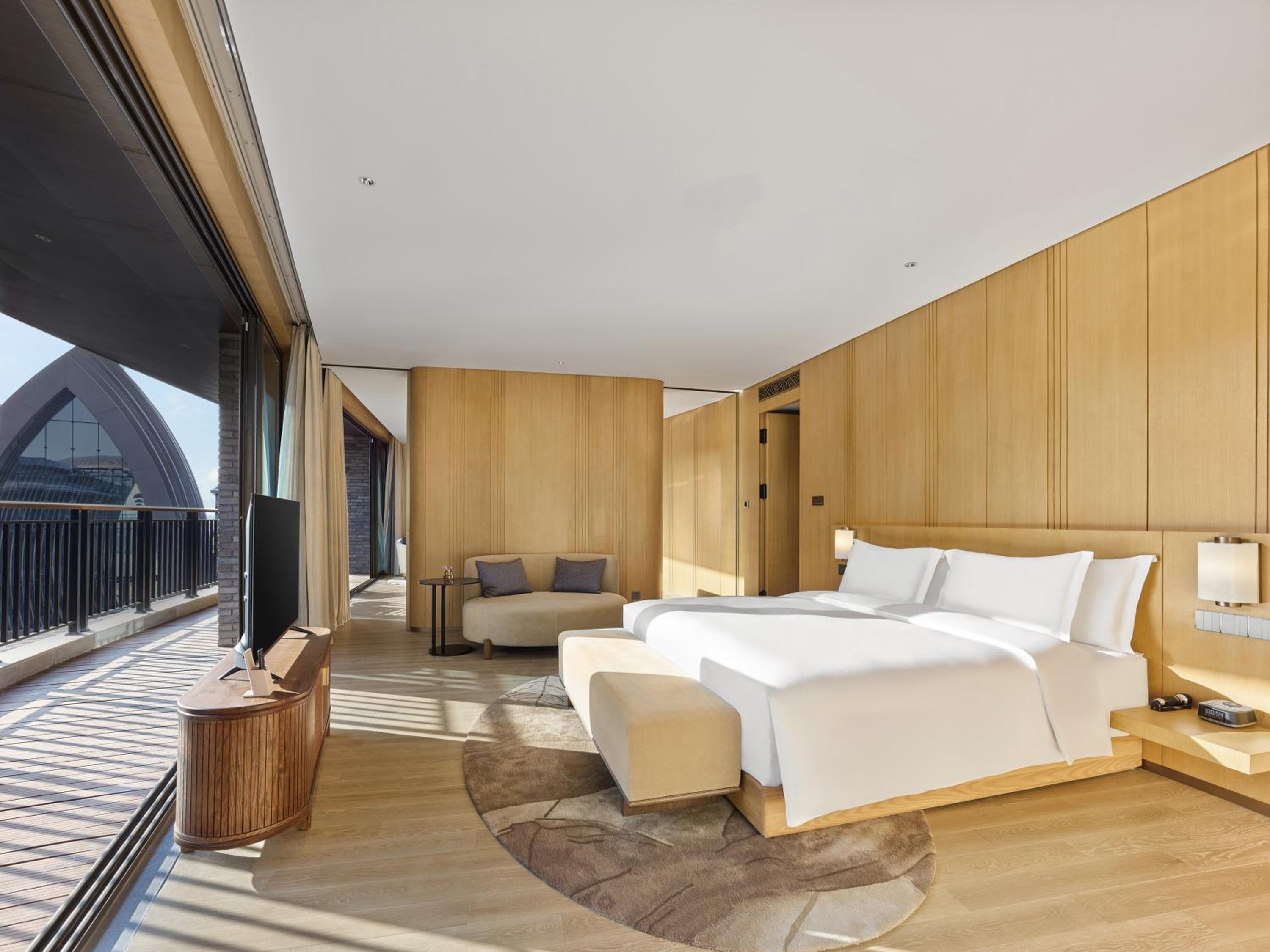 Suite - Photo 2