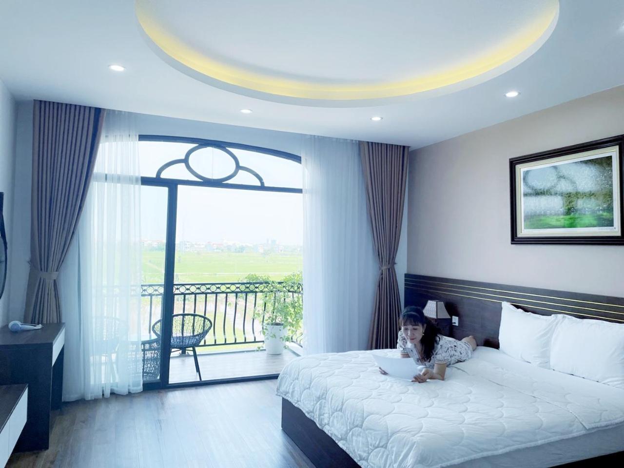 Deluxe Double Room with Bath - Photo 10