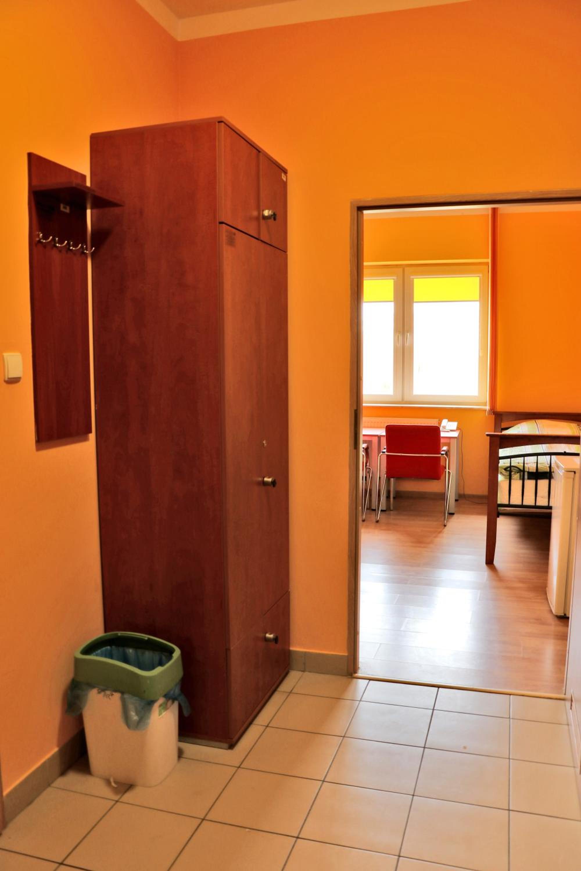 Triple Room with Private Bathroom - Photo 3