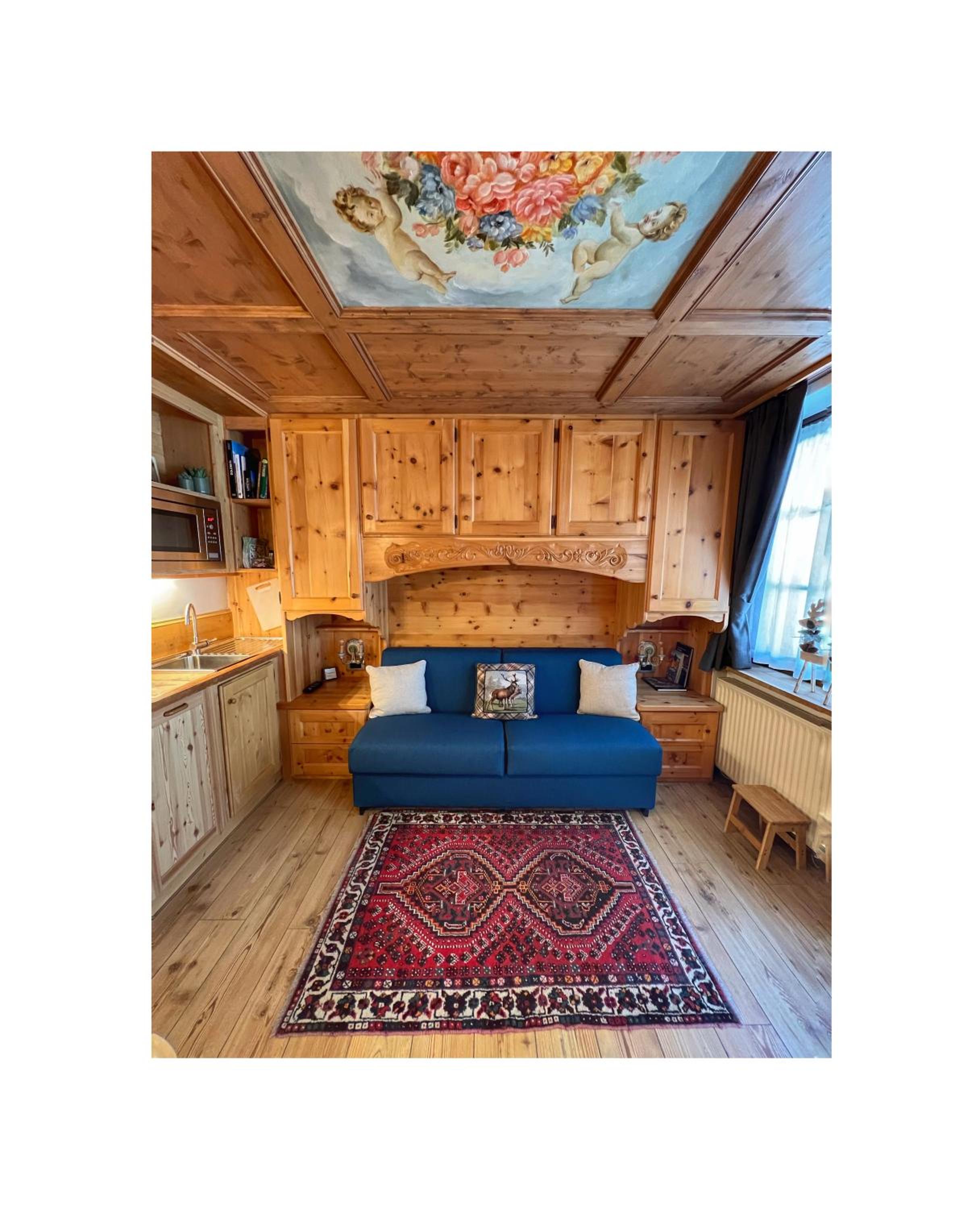 Studio With Sofa Bed photo 2