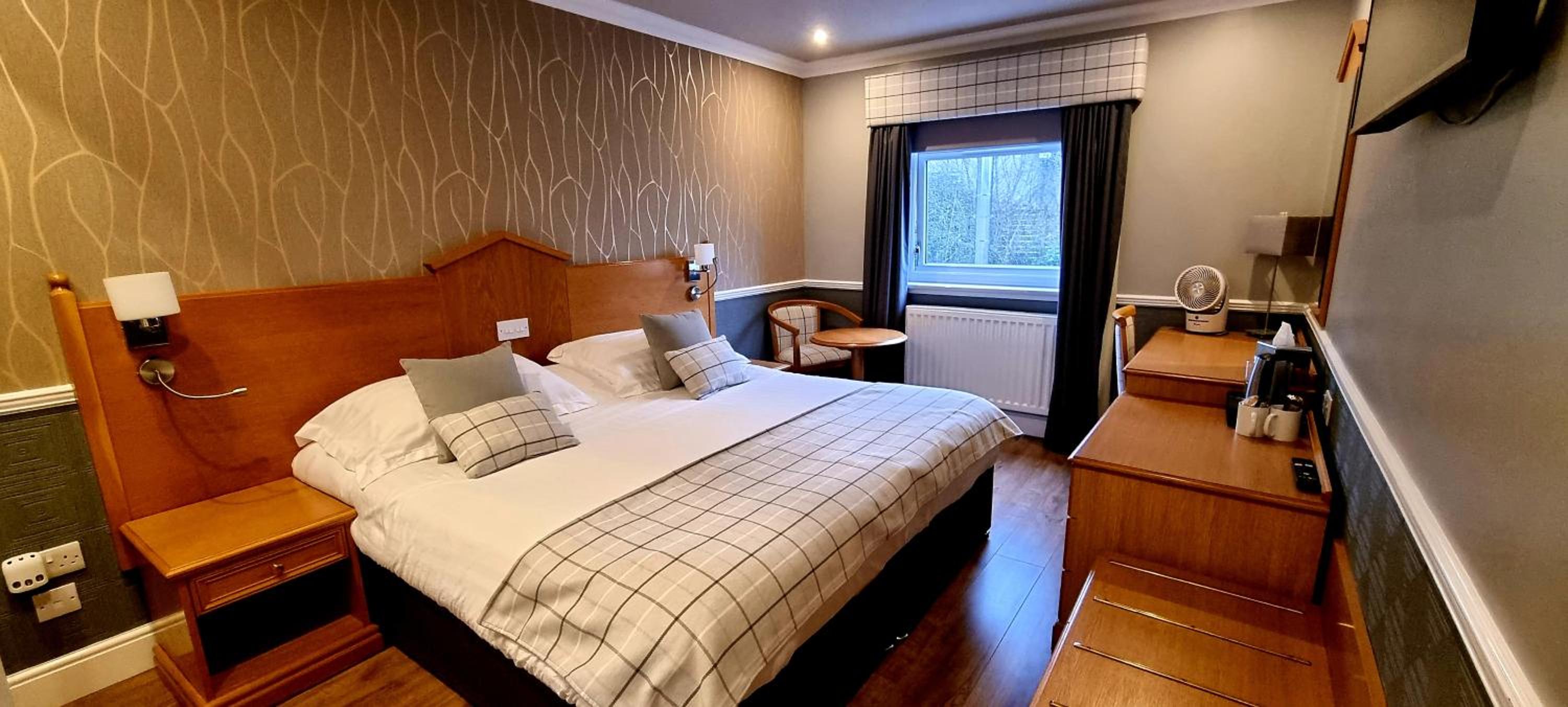 Standard King Room photo 1