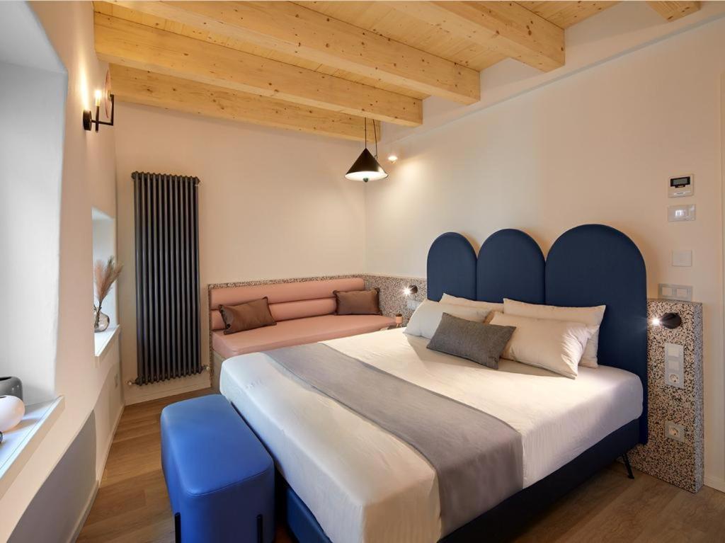 Double Room with Extra Bed photo 1
