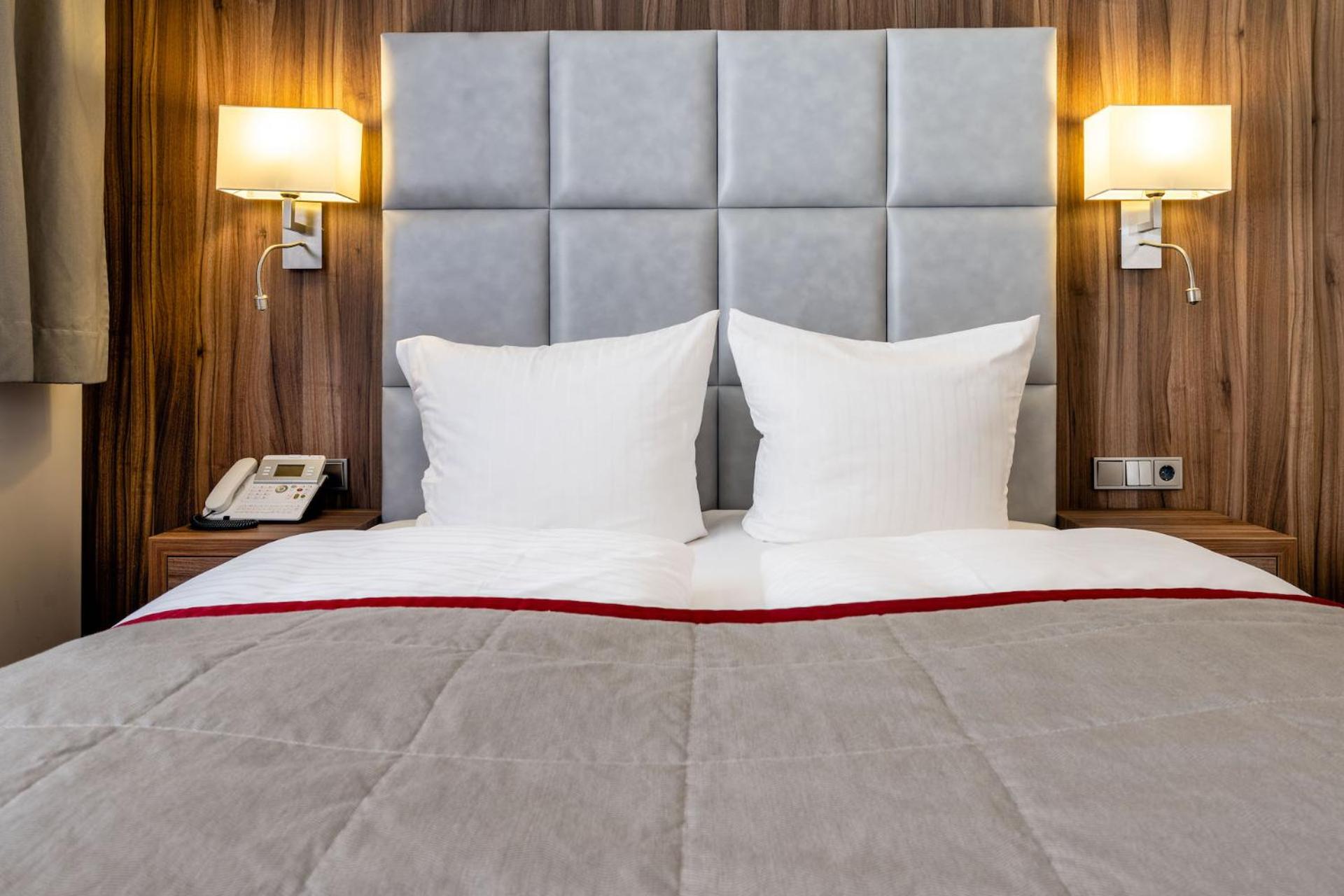 Standard Double Room (No River View) - Photo 1