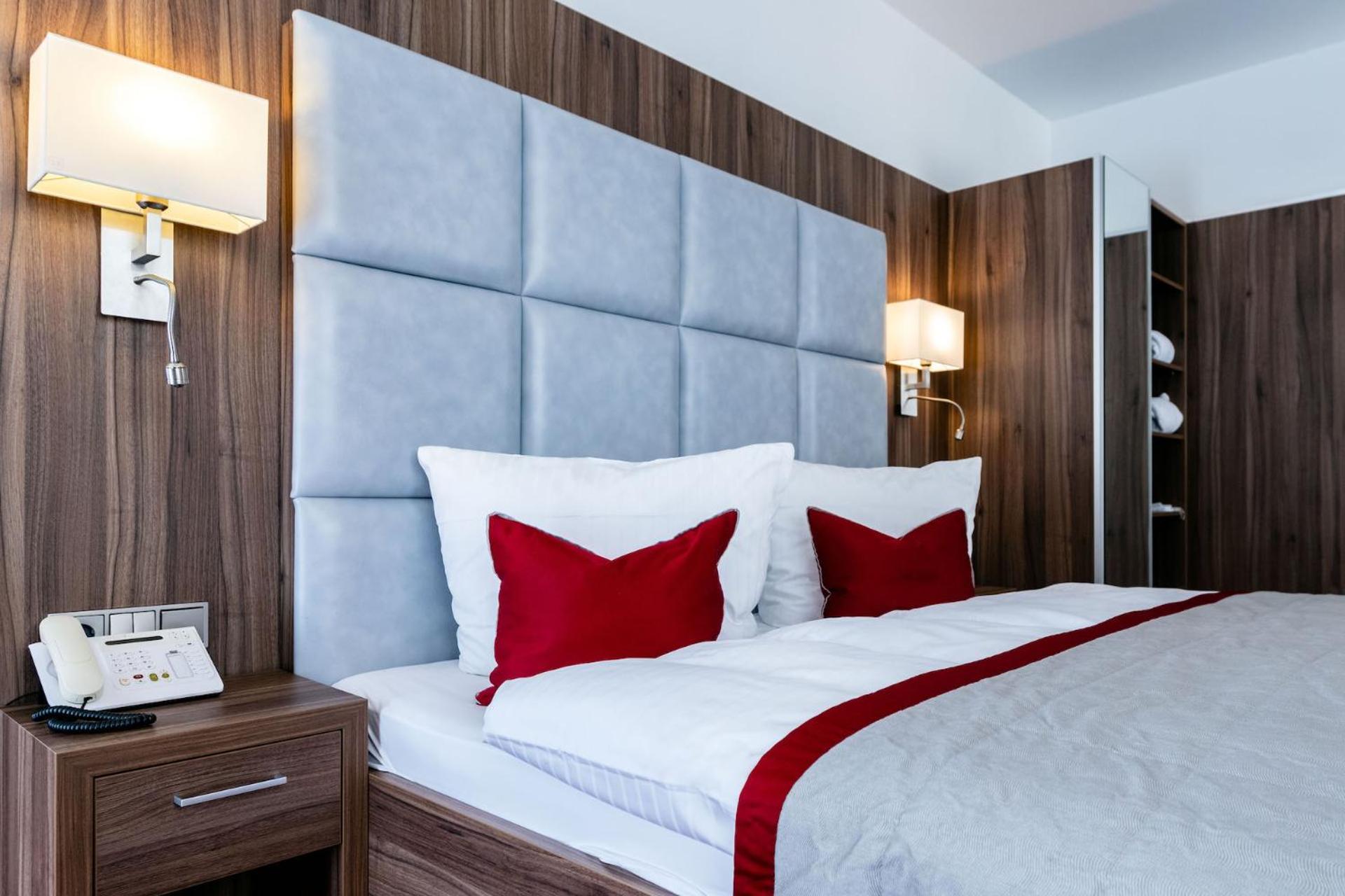 Superior room with river view and balcony 1.floor - Photo 1