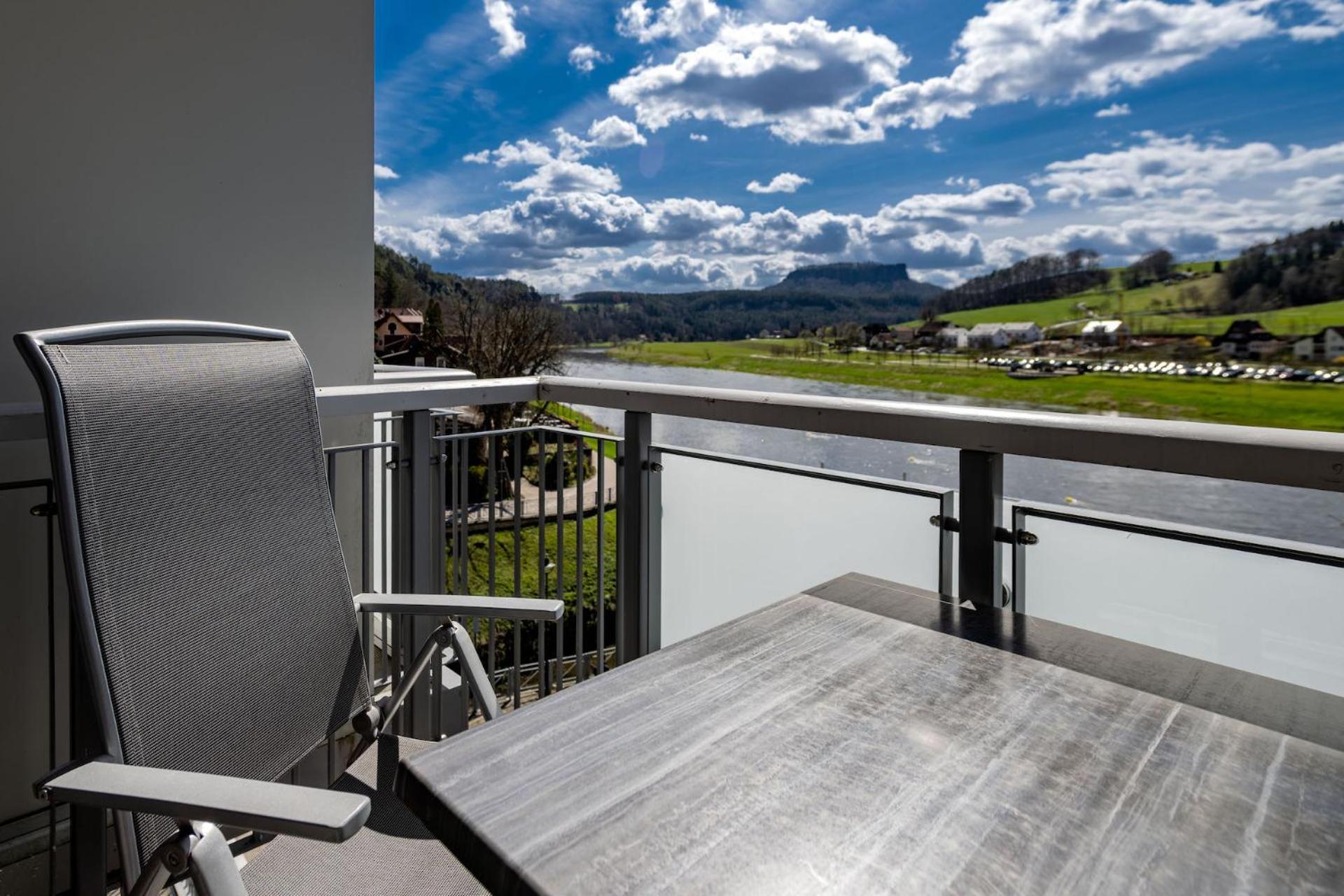 Superior room with river view and balcony 1.floor - Photo 2