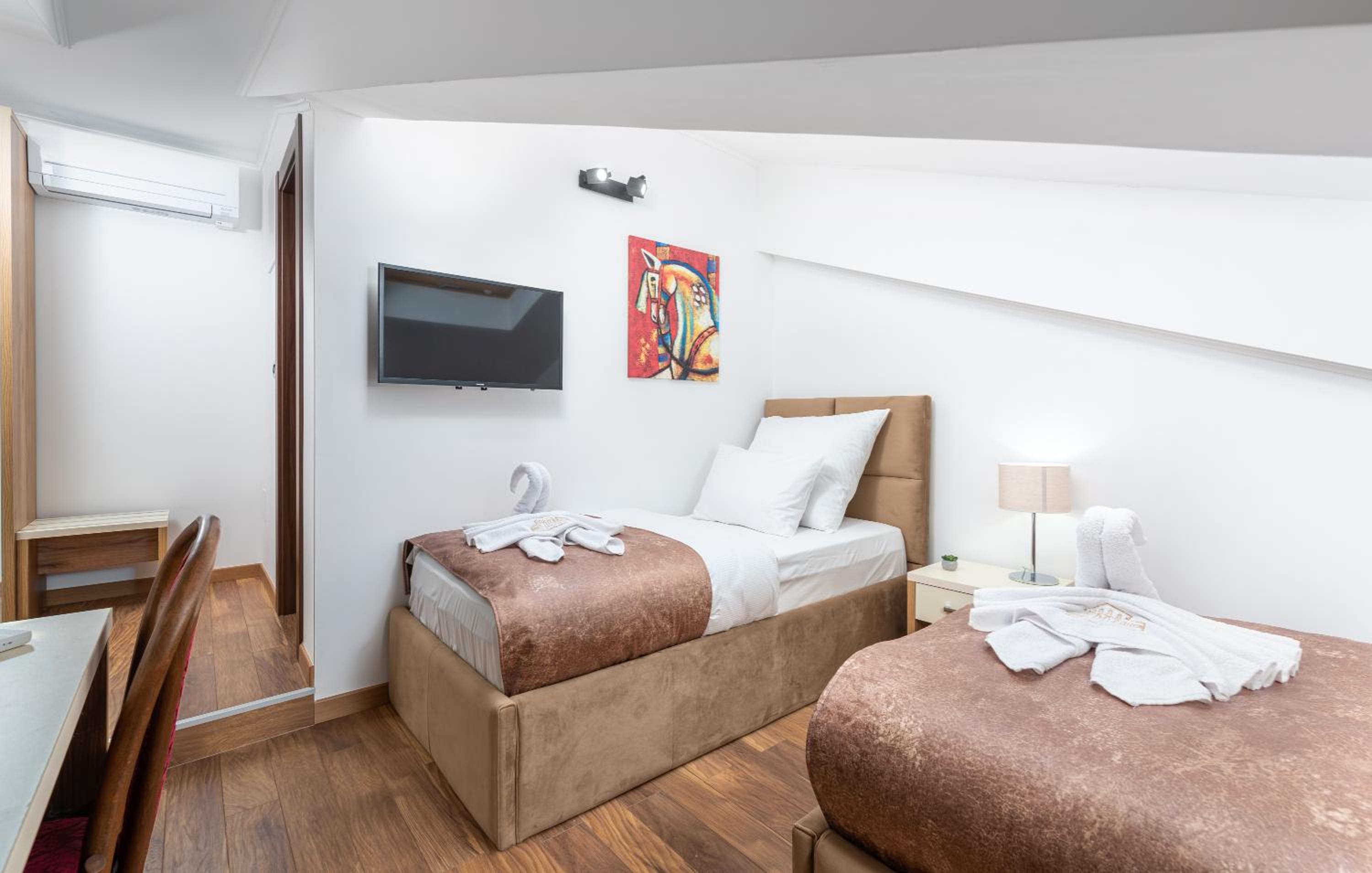 Standard Double Room - Photo 4