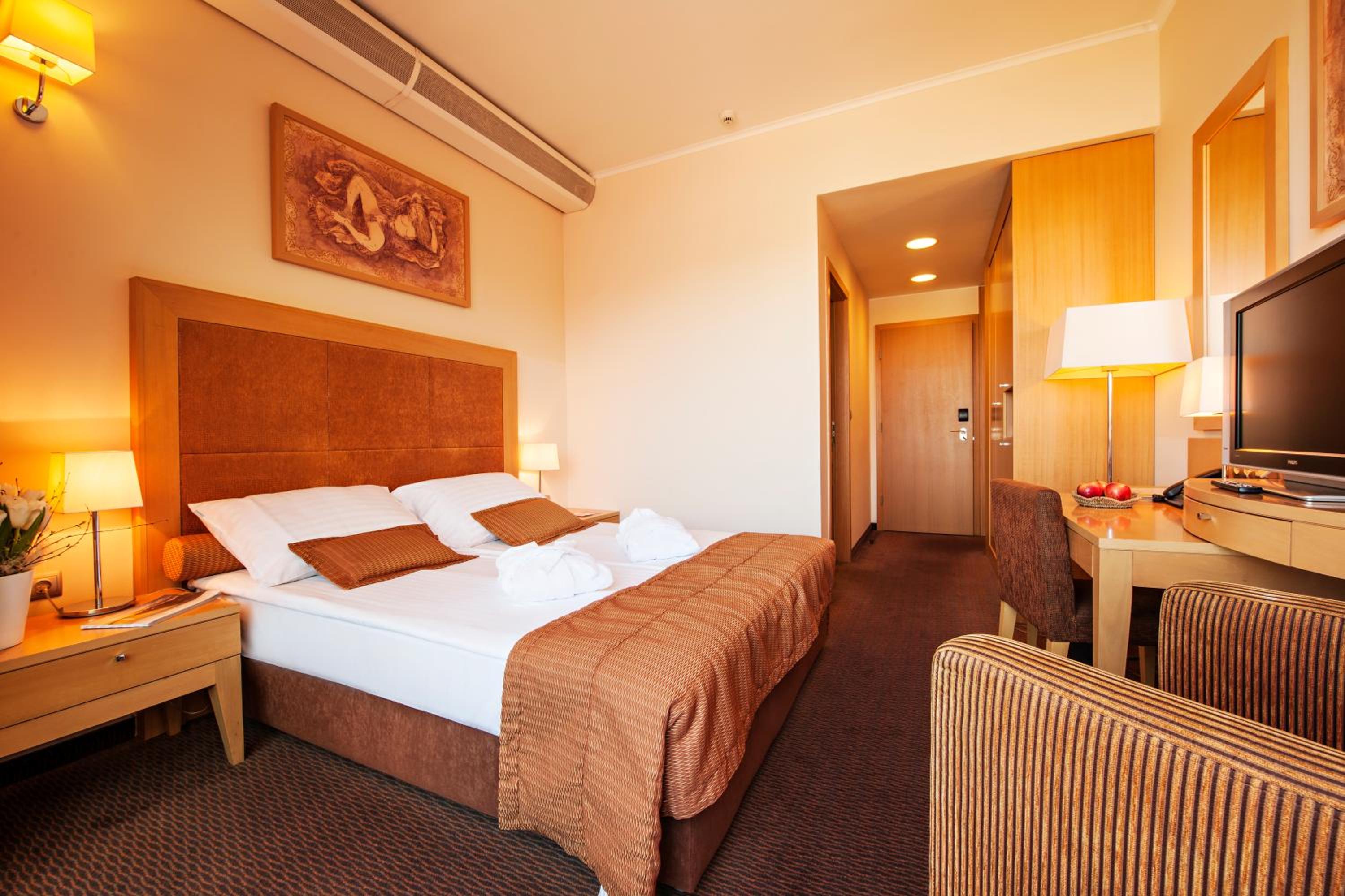 Economy Double Room with Balcony - Photo 1