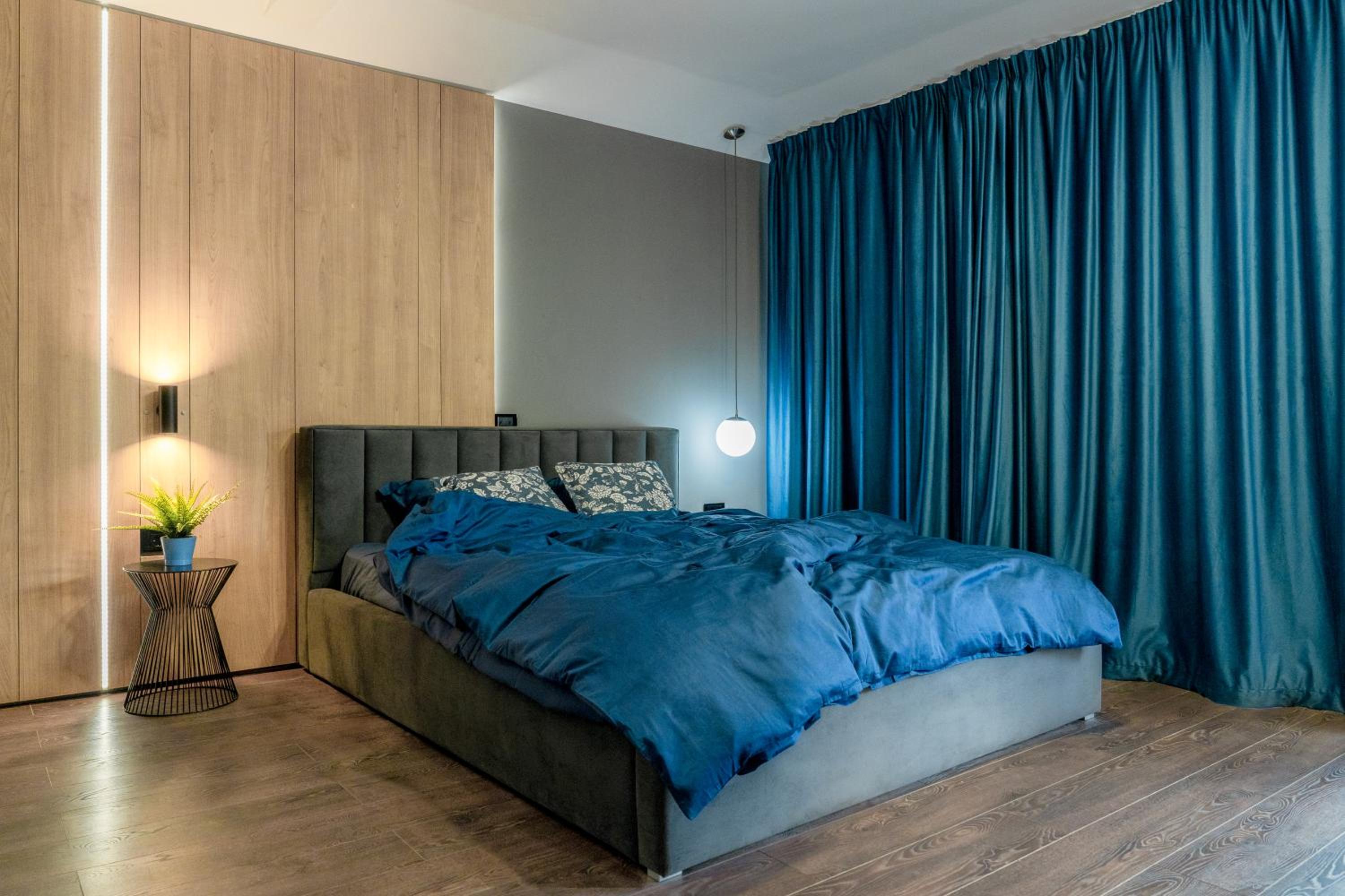 Five-Bedroom House - Photo 11