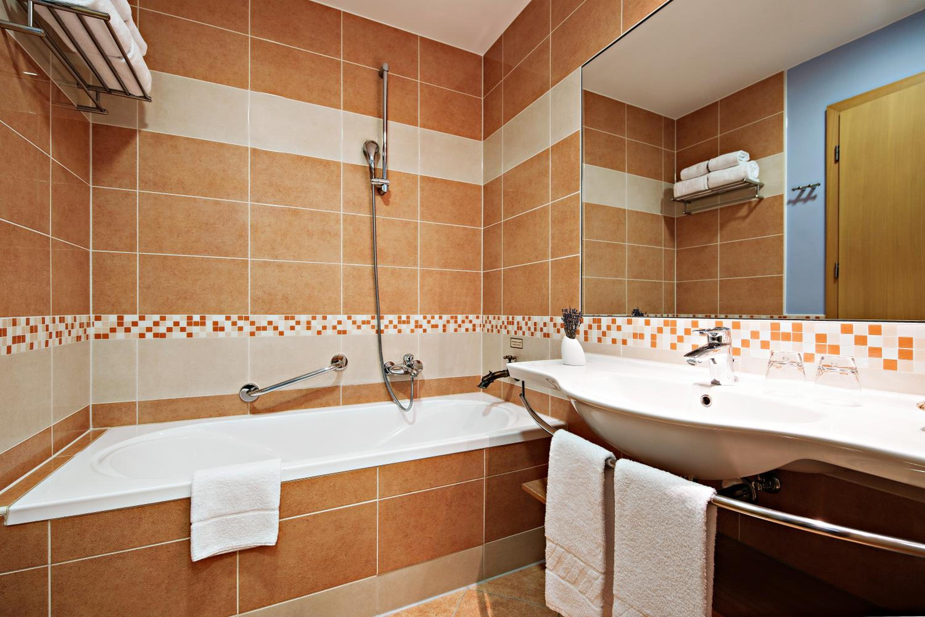 Double Room with Extra Bed - Photo 2