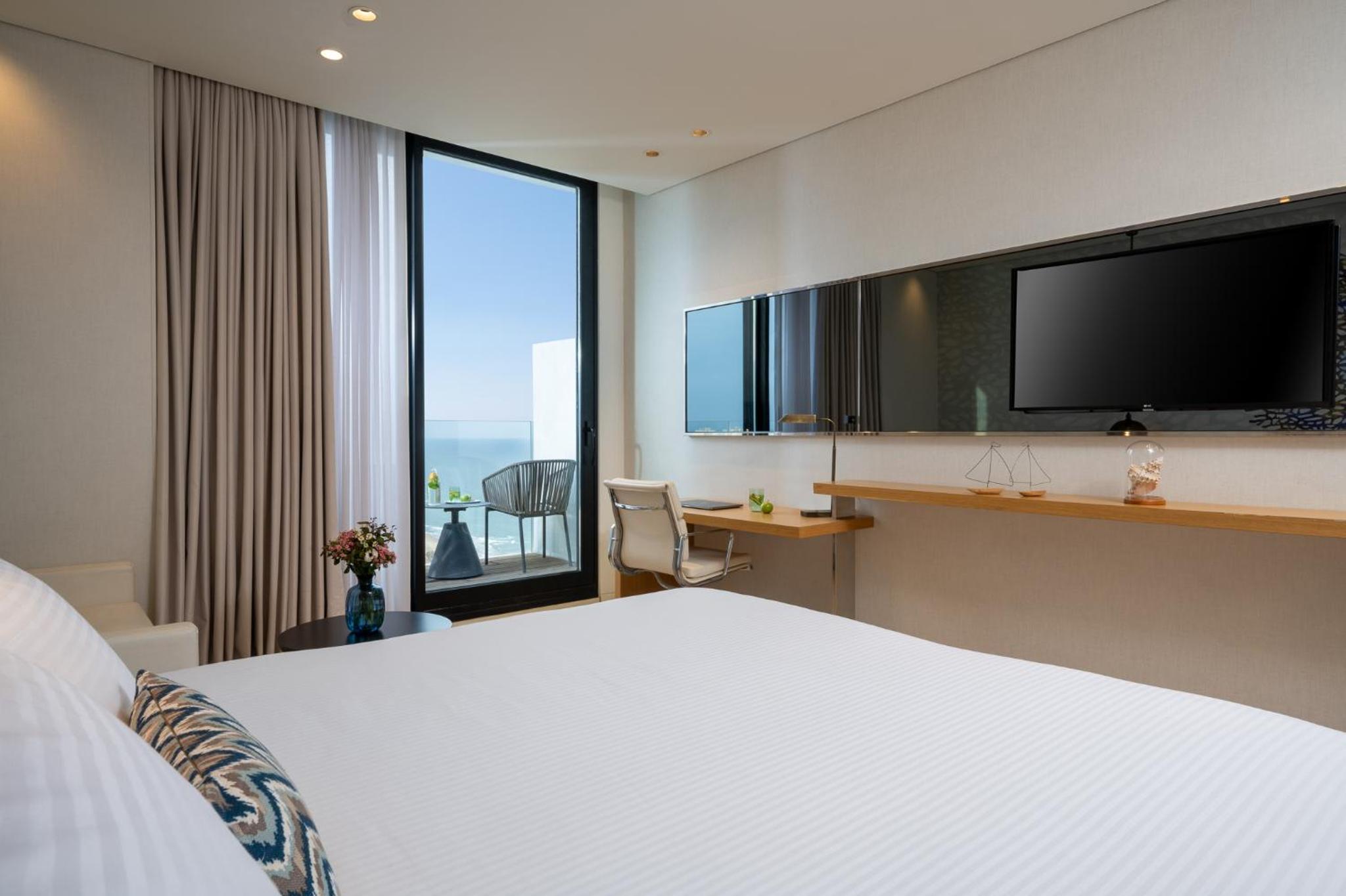 Deluxe Double Room with Balcony and Sea View