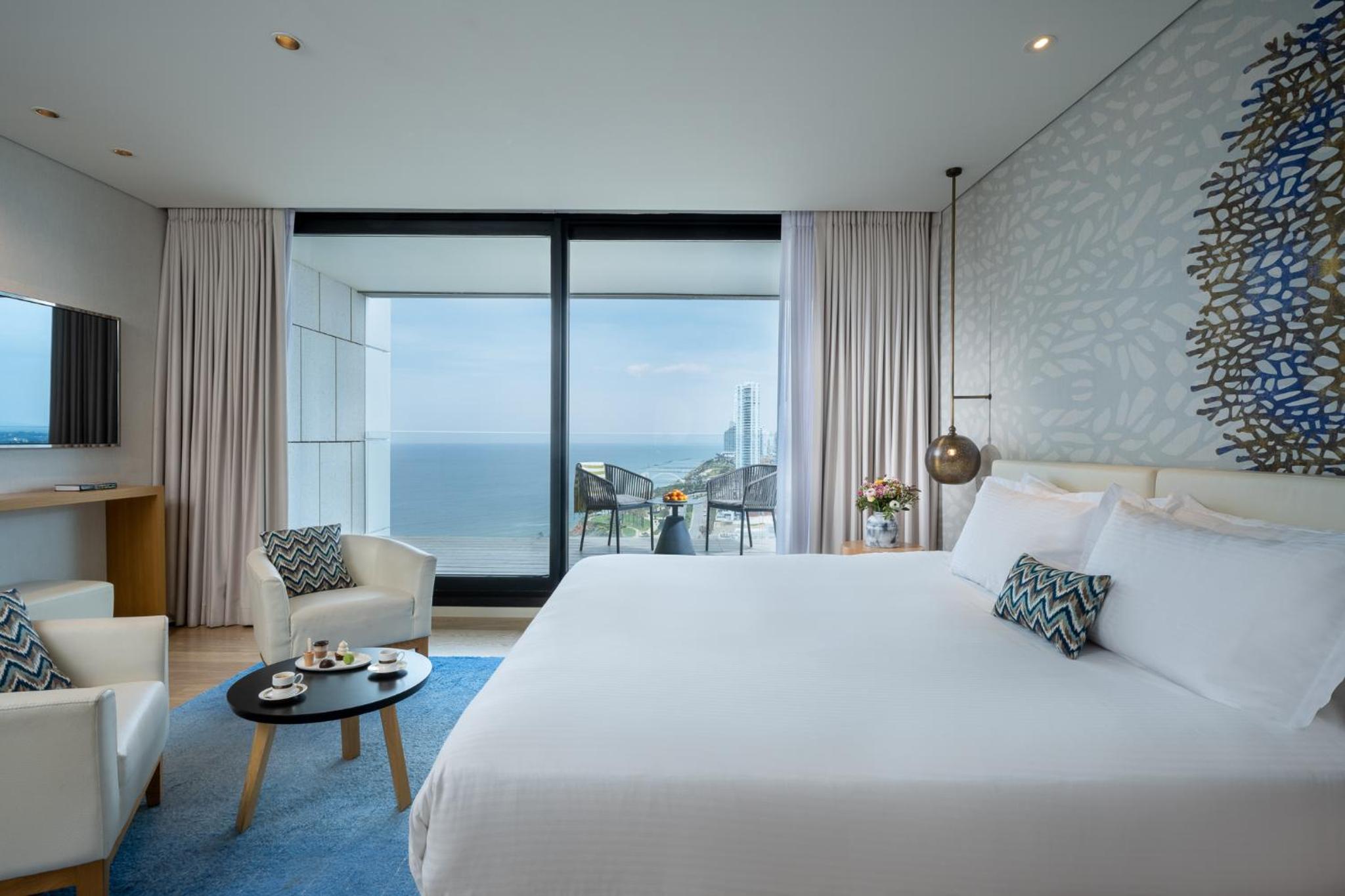 Premium Deluxe Double Room with Balcony and Sea View