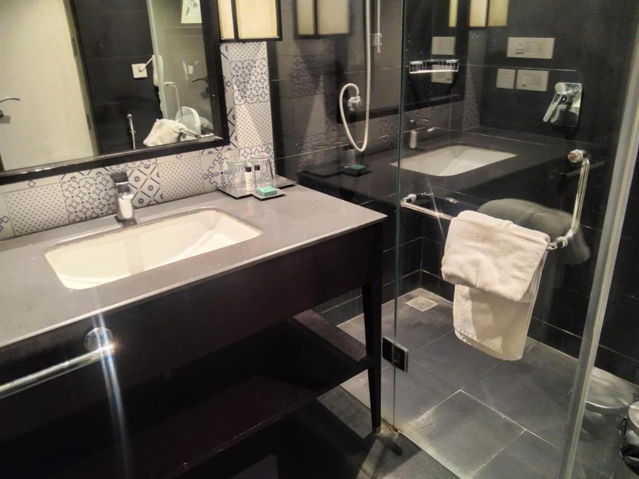 Superior Room - Photo 11