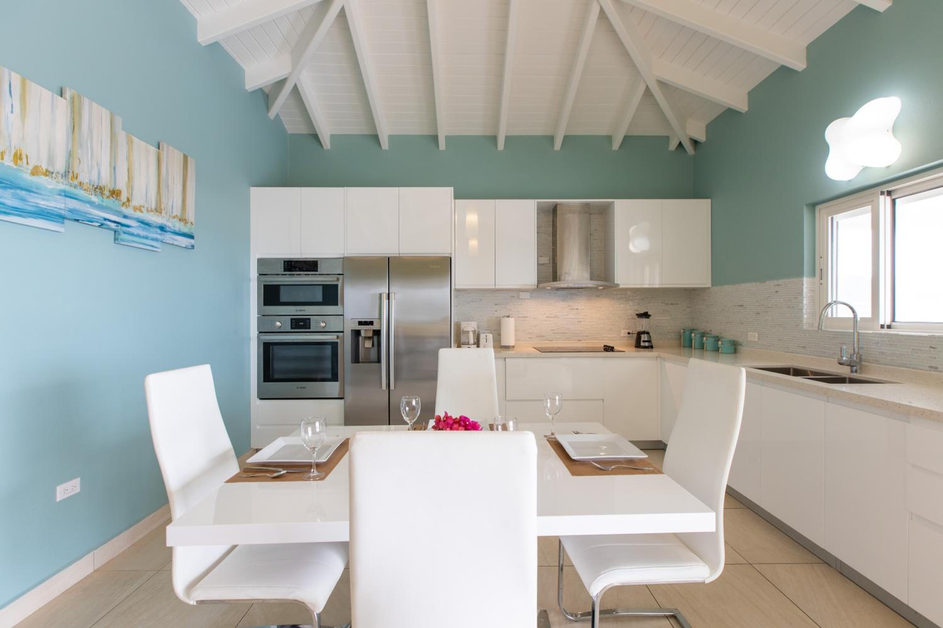 Three-Bedroom Villa photo 2