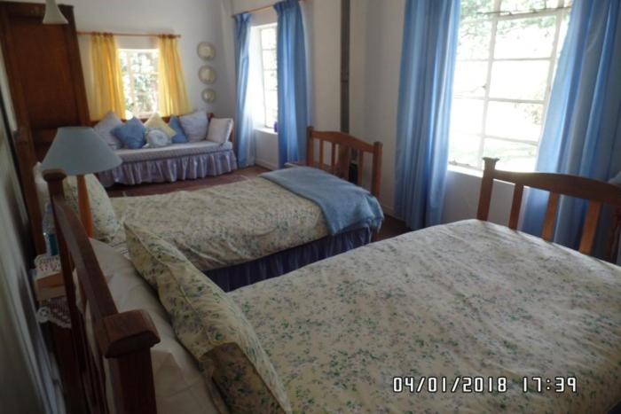 Four-Bedroom House - Photo 5