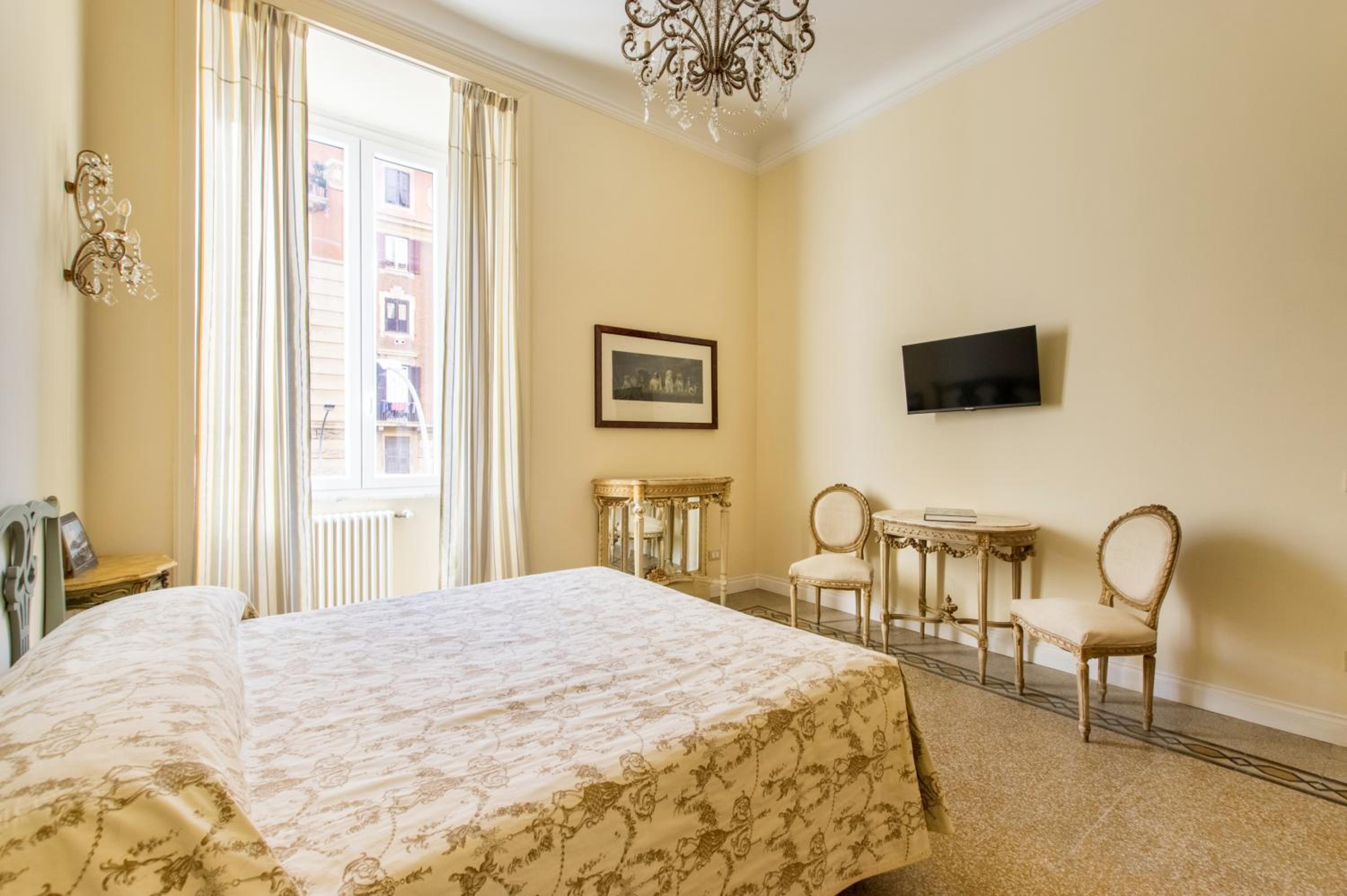 Deluxe Double or Twin Room photo 3