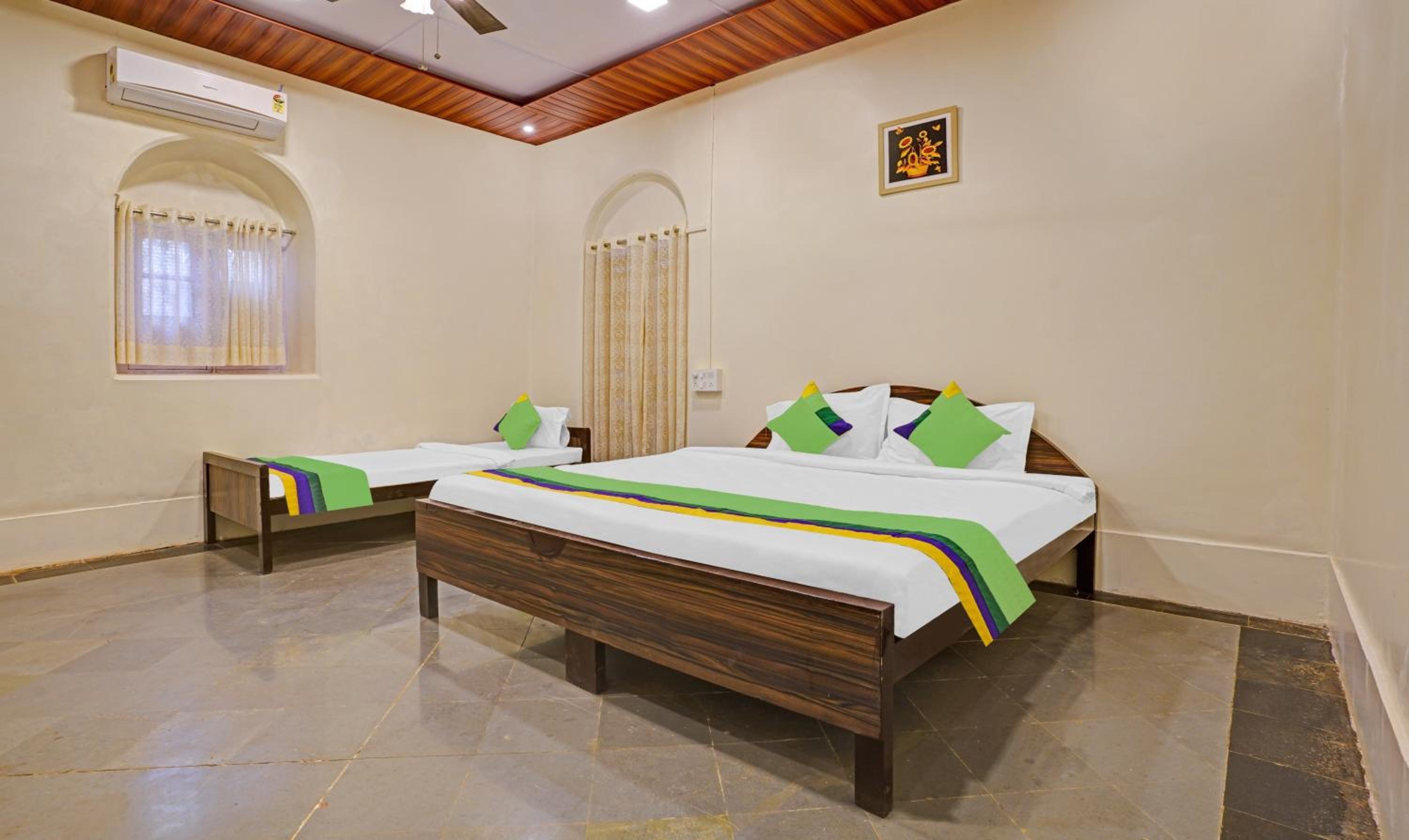Spacious Premium Room photo 2