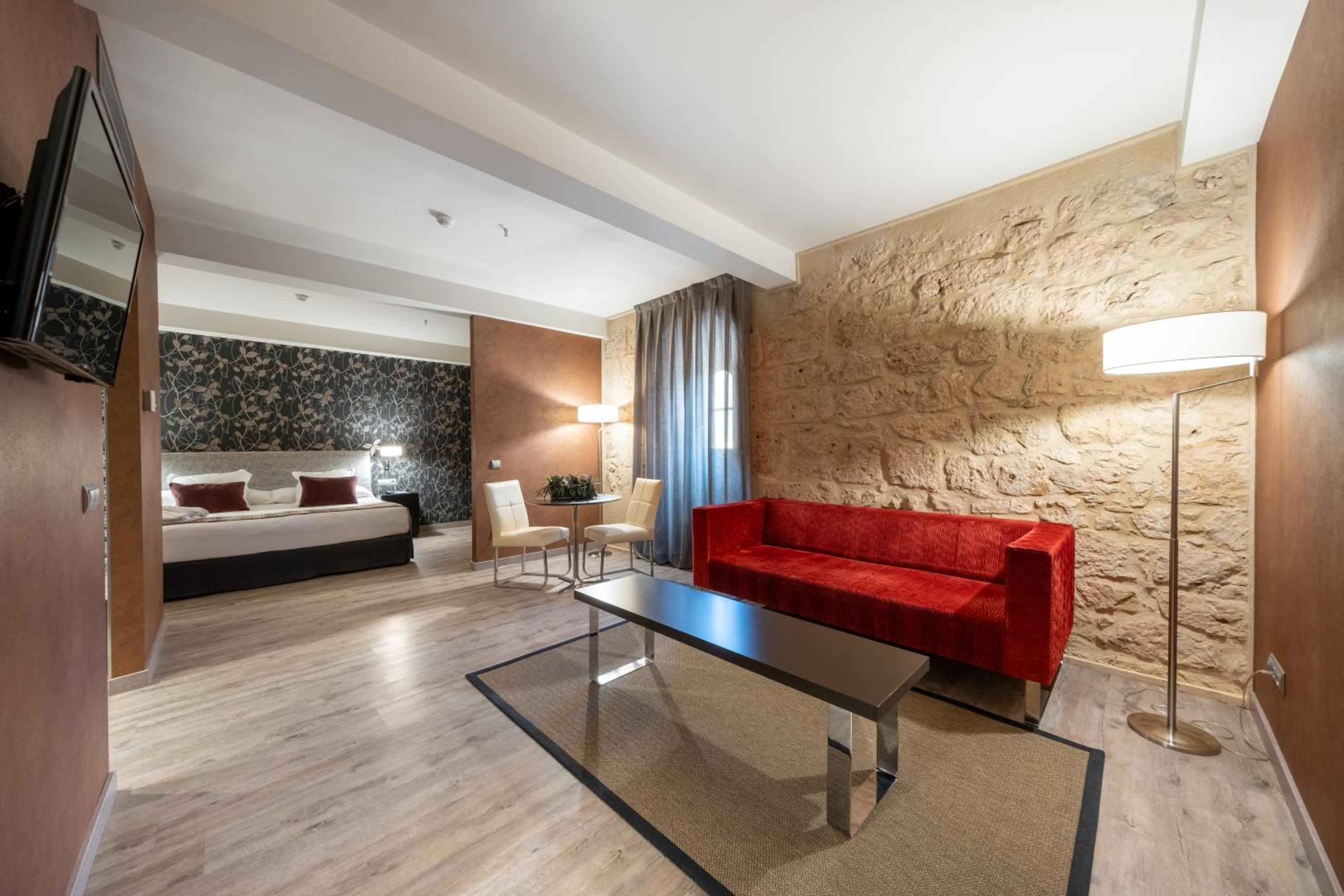 Suite - Photo 5