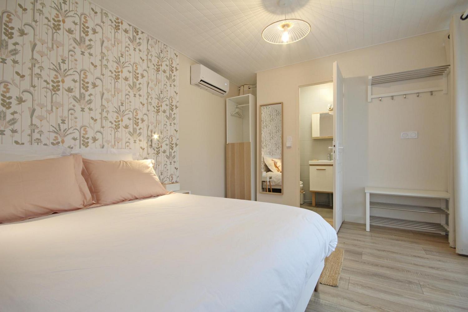Double Room with Private Bathroom photo 1