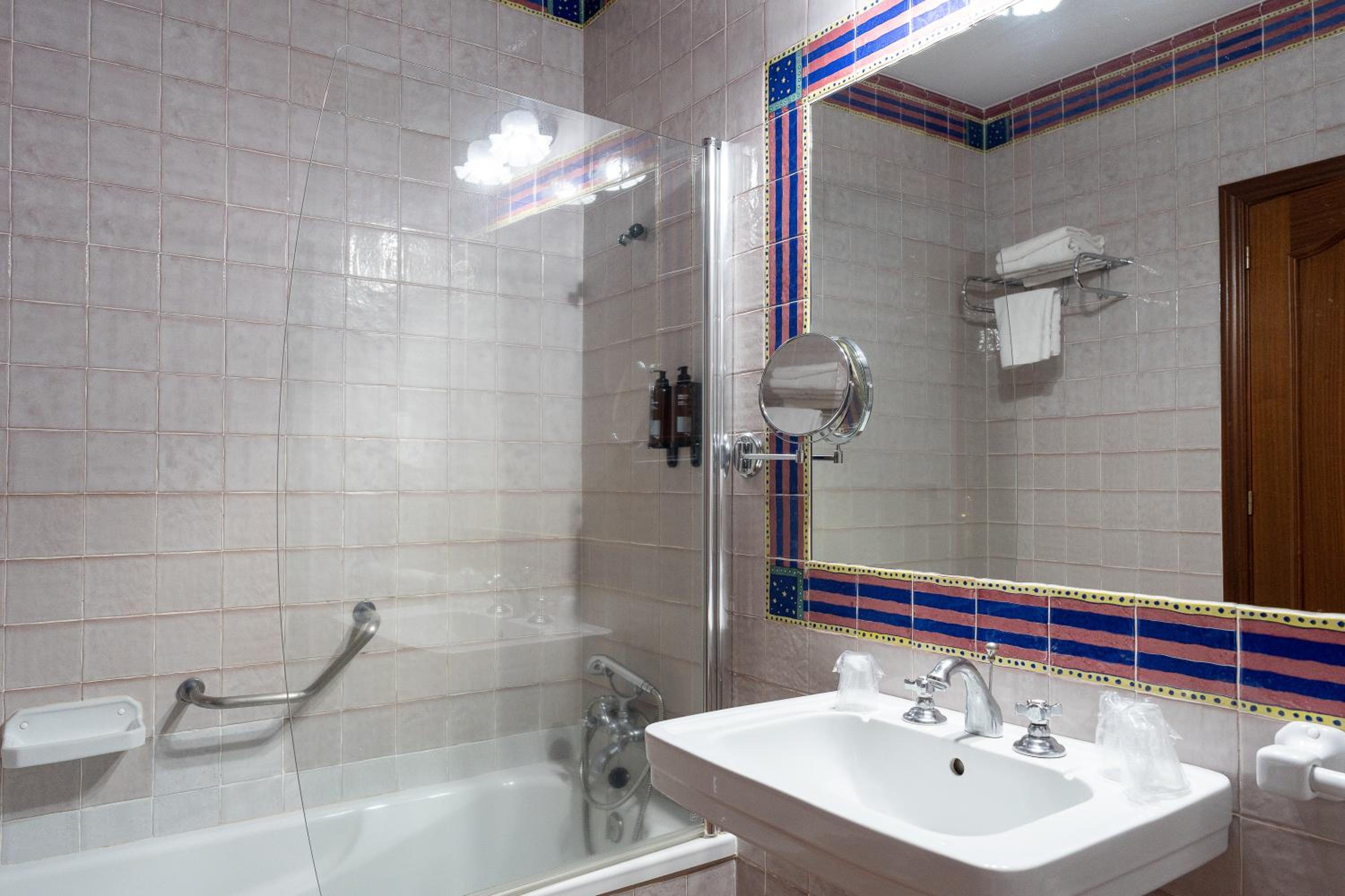Double Room - Photo 2