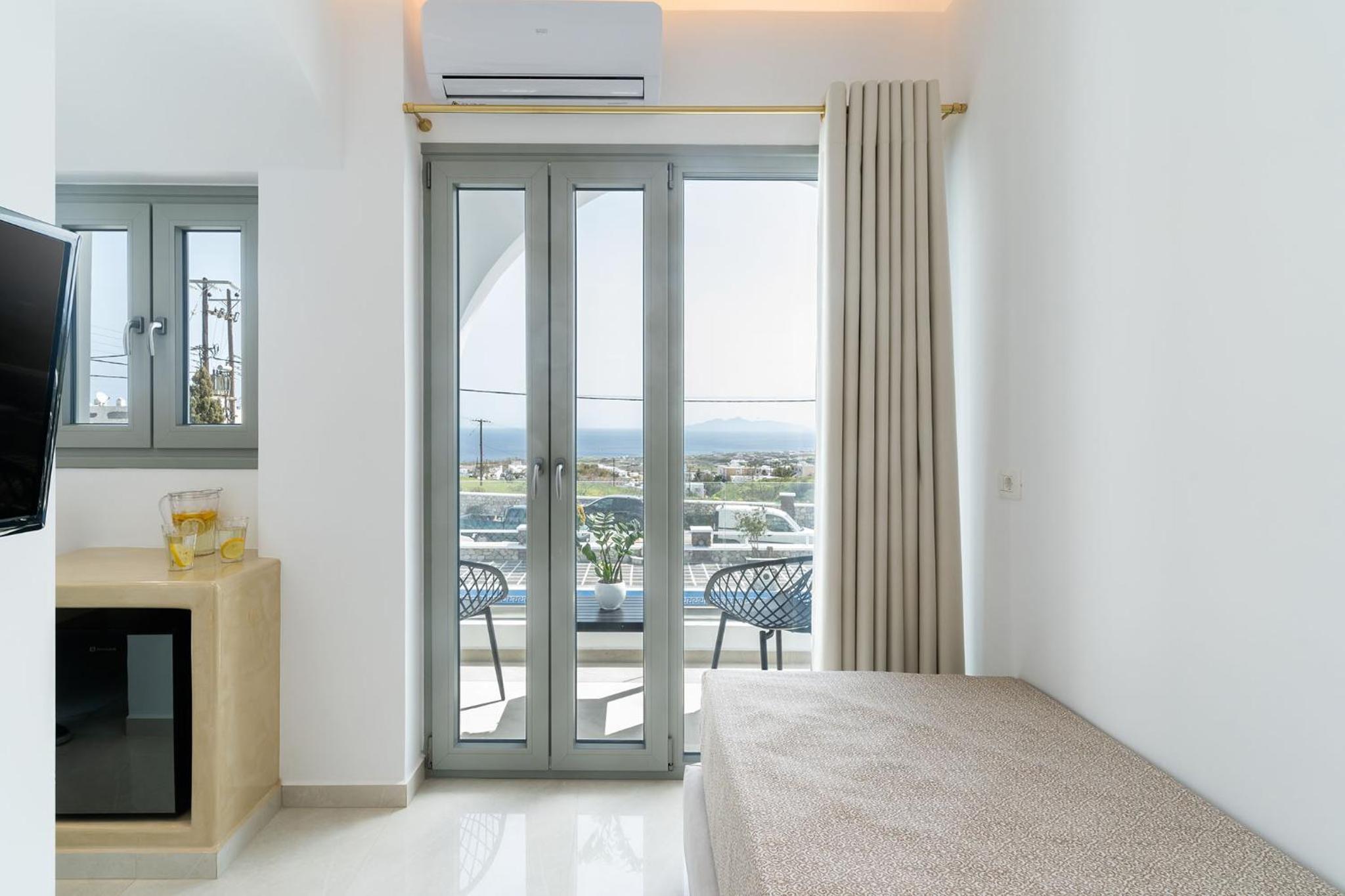 King Suite with Balcony photo 2
