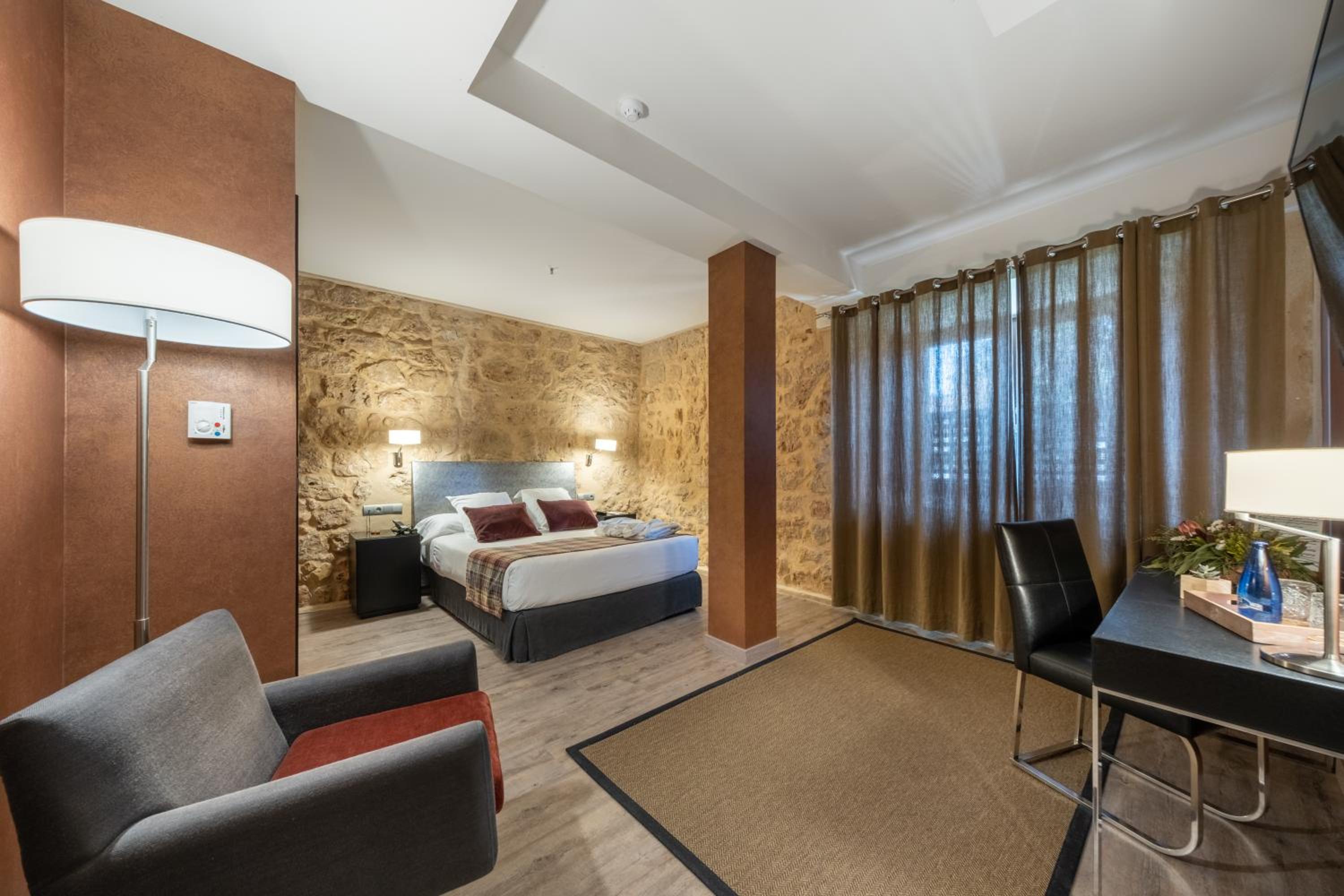 Double or Twin Room with Spa Access - Photo 1