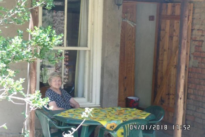 Studio with Balcony - Photo 4