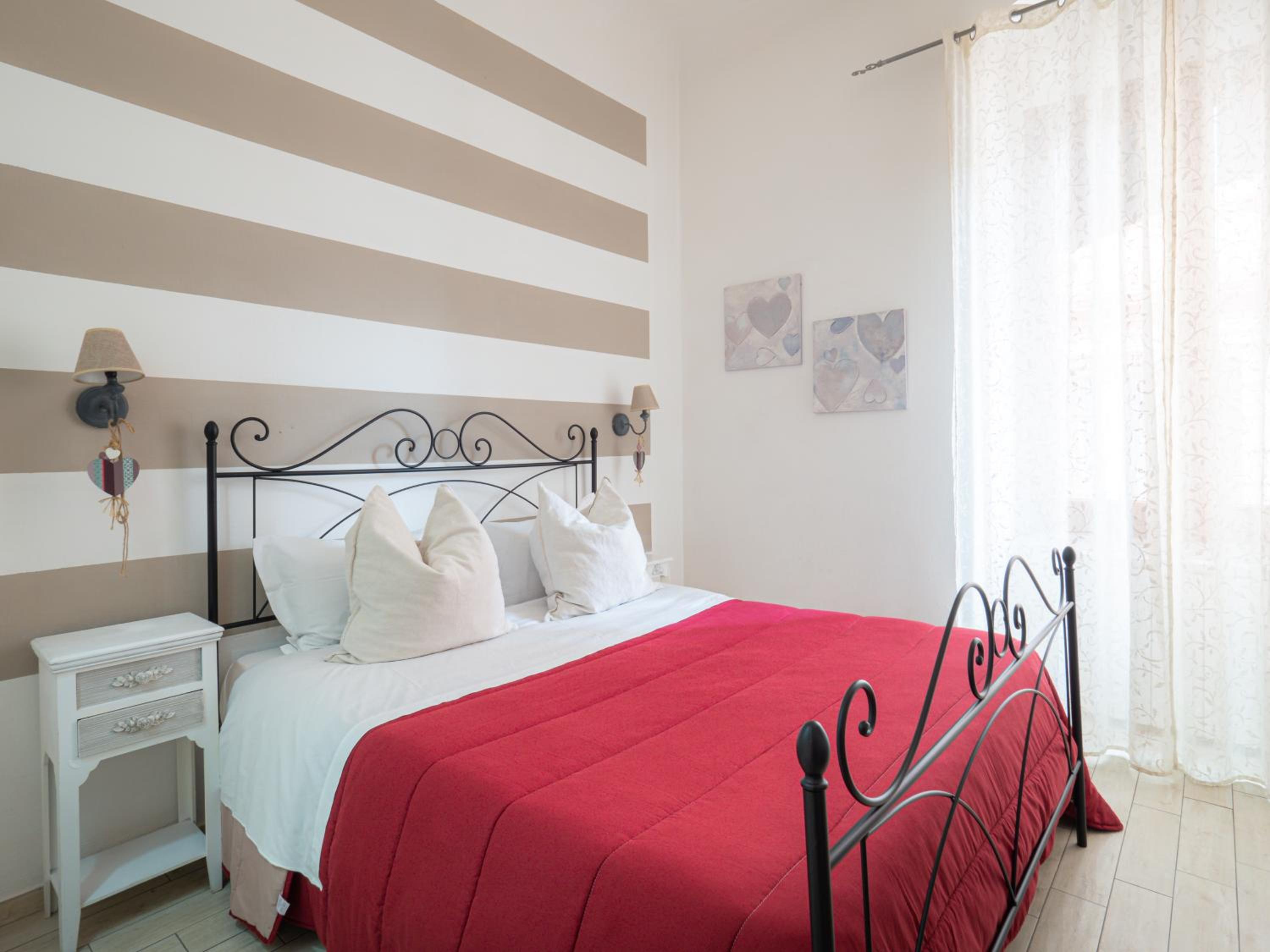 Double Room with Private Bathroom - Photo 11