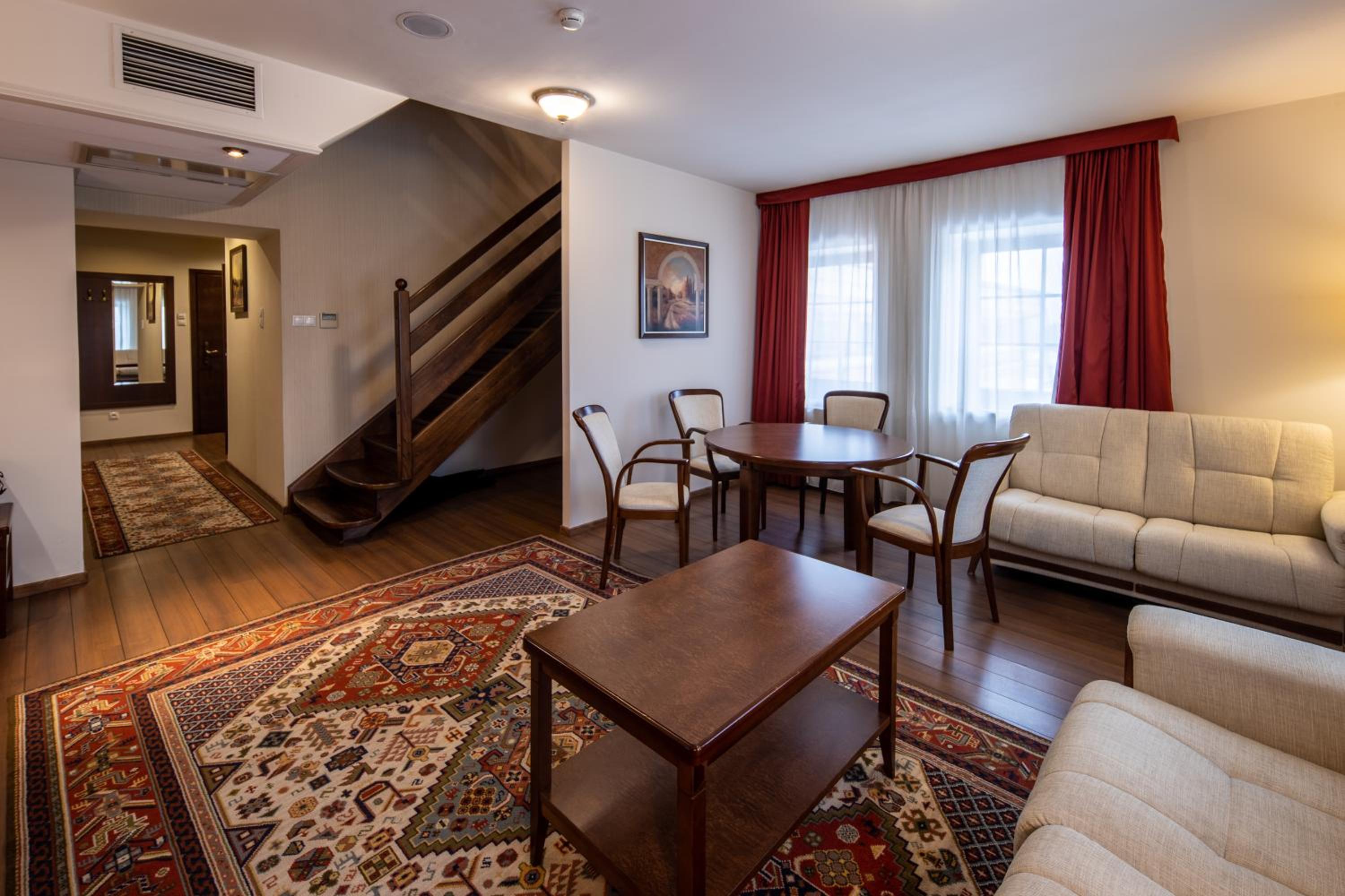 Penthouse Apartment - Photo 1