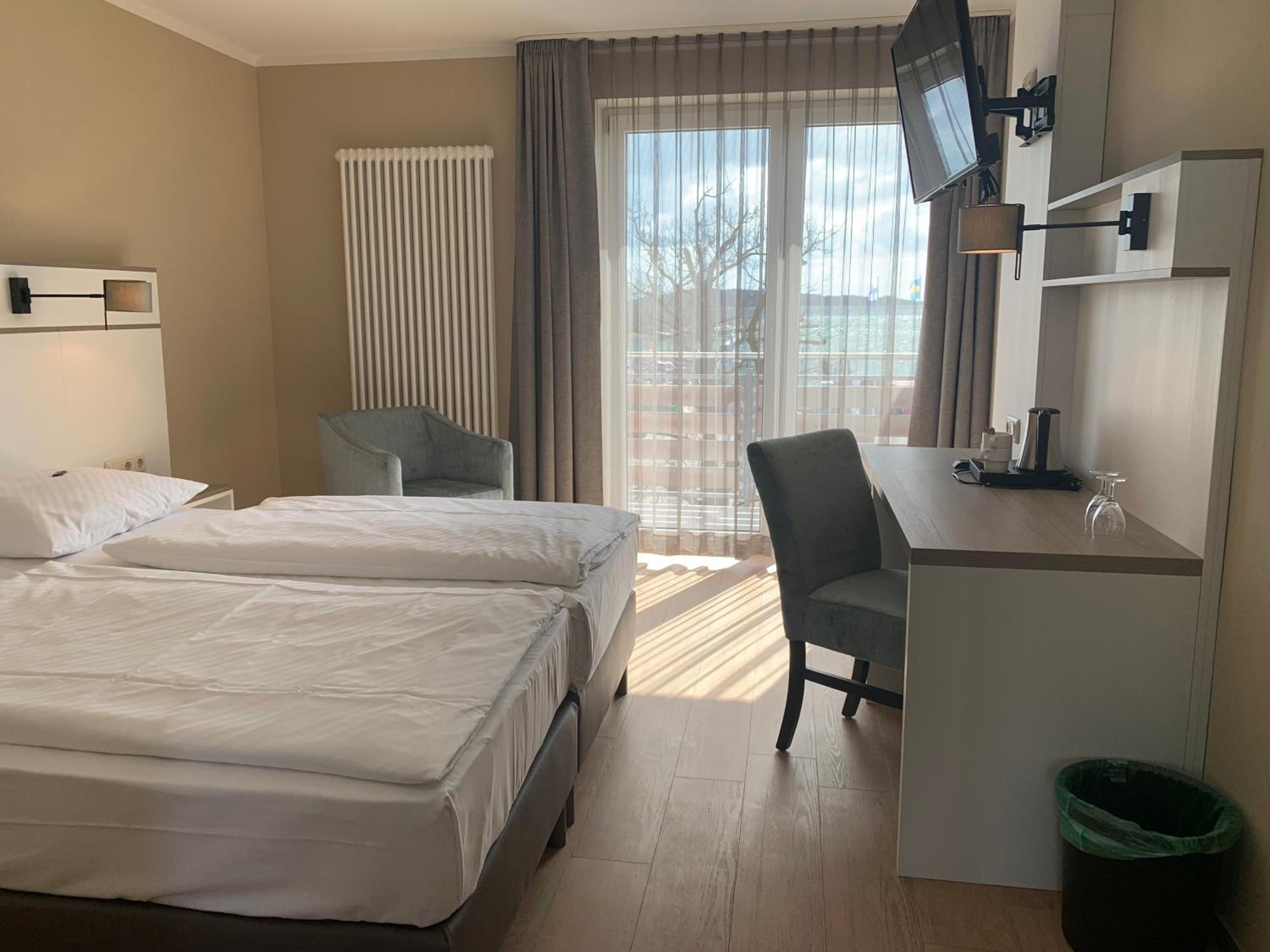 Double Room with Lake View