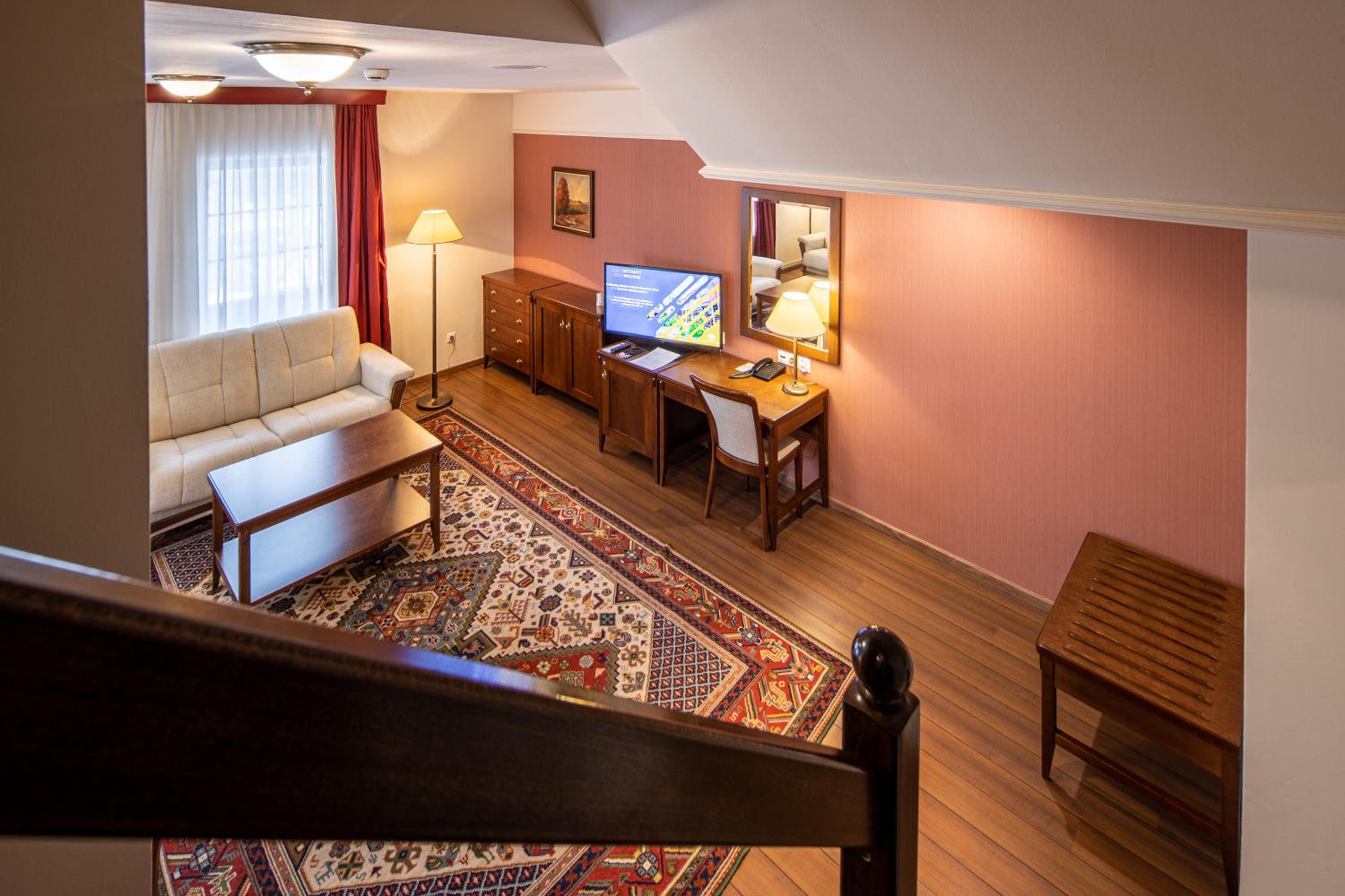 Penthouse Apartment - Photo 6