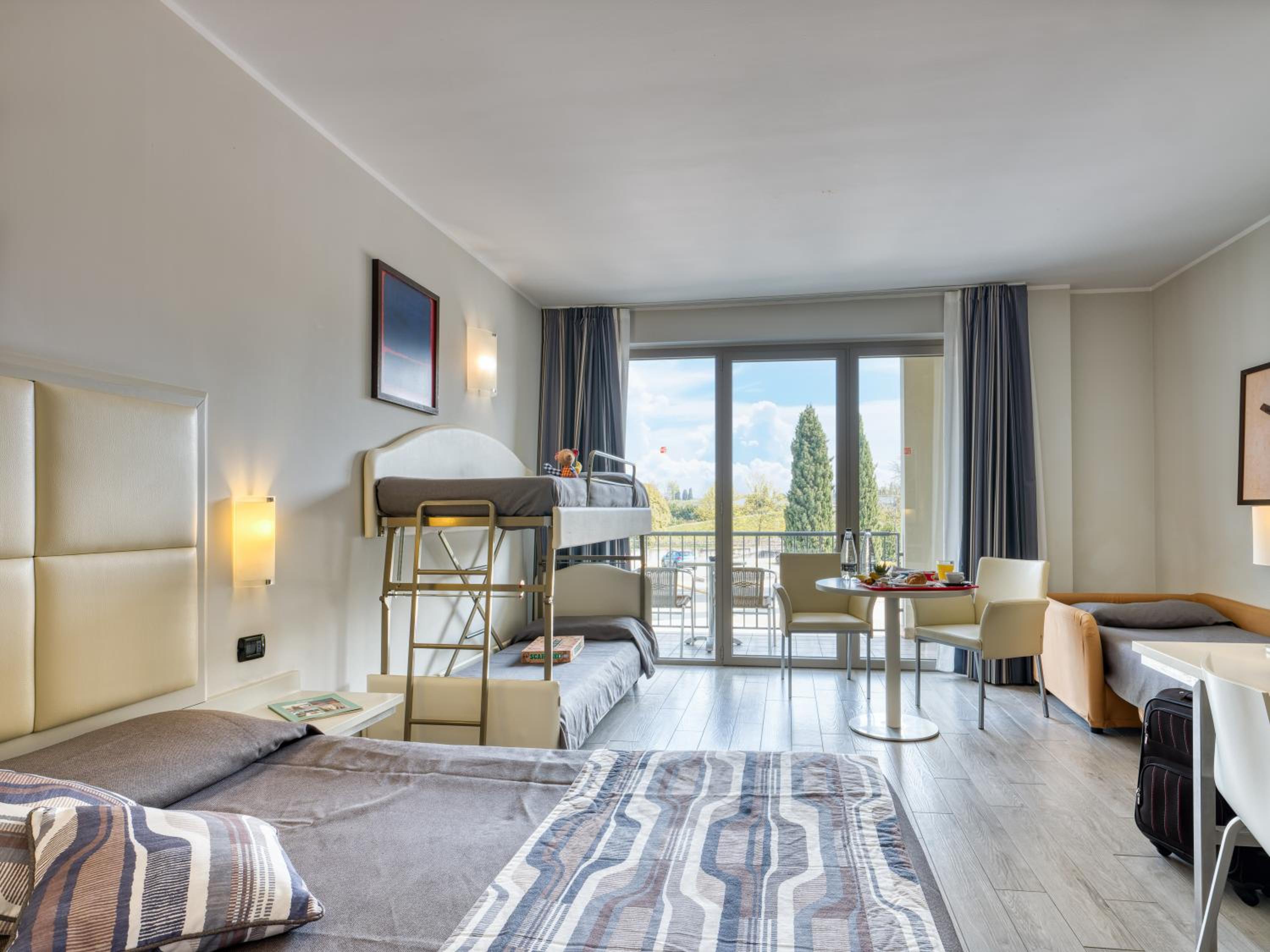 Quintuple Room - Photo 12