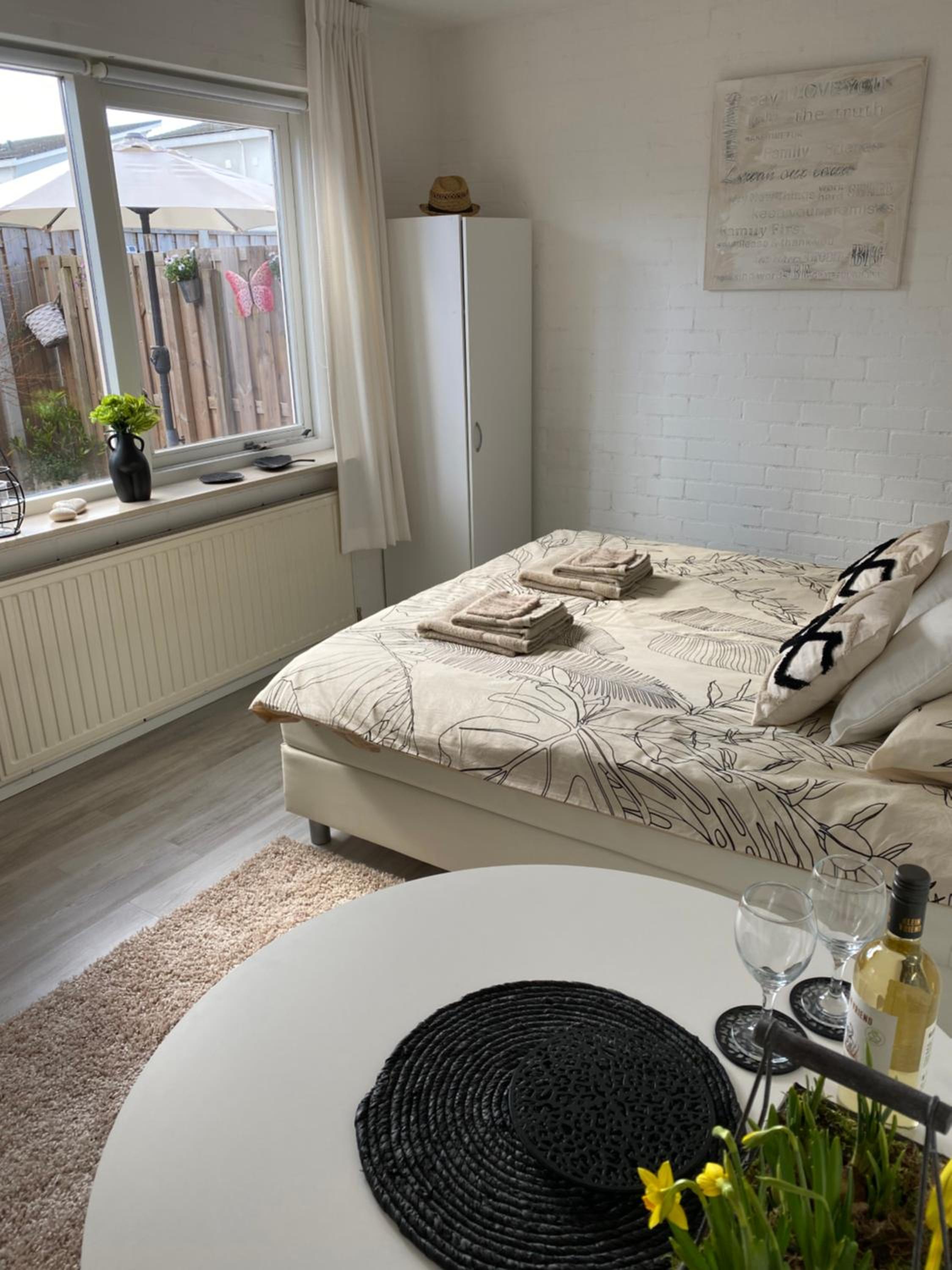 One-Bedroom Apartment photo 2