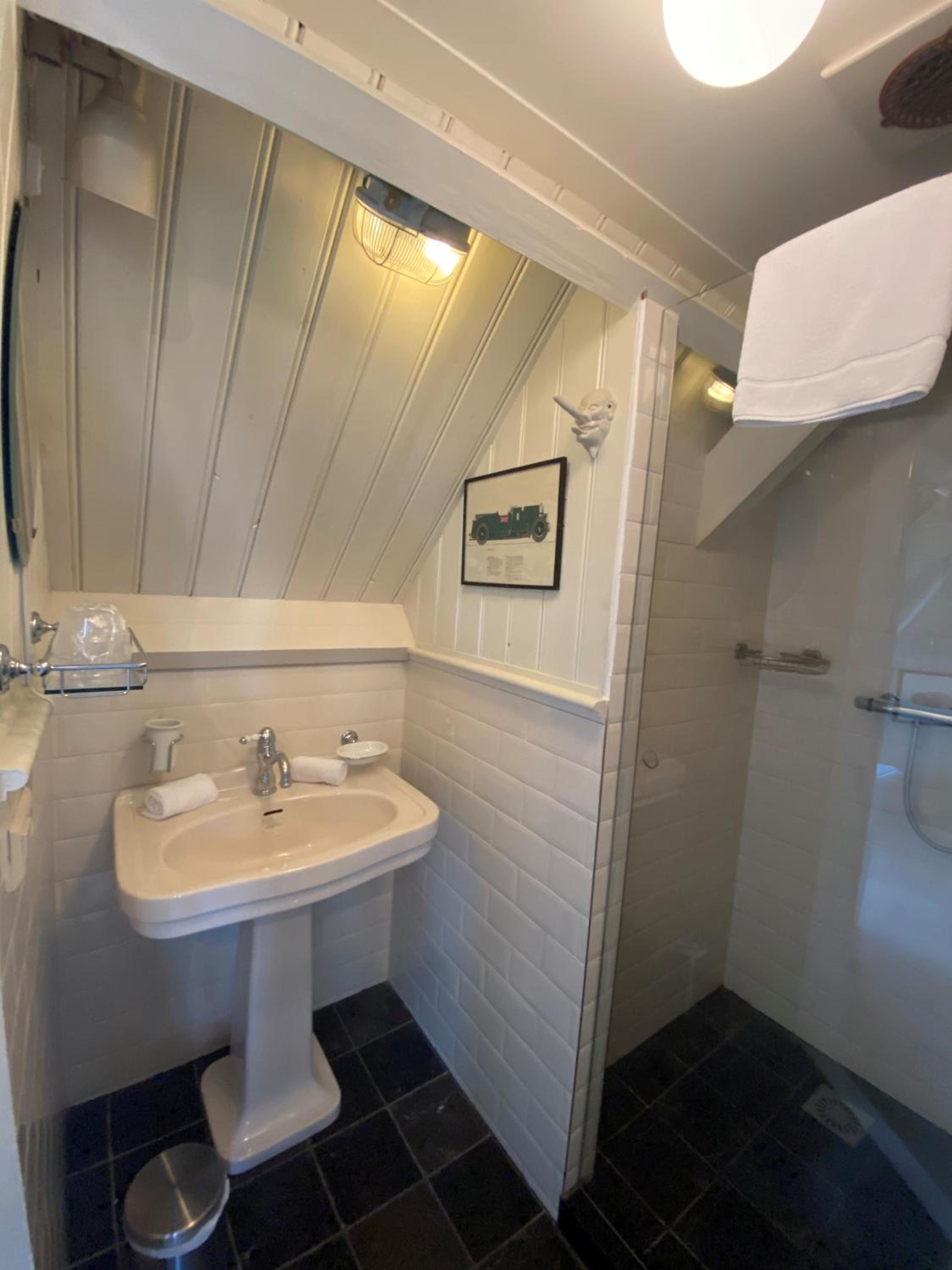Double Room with Private Bathroom - Photo 5