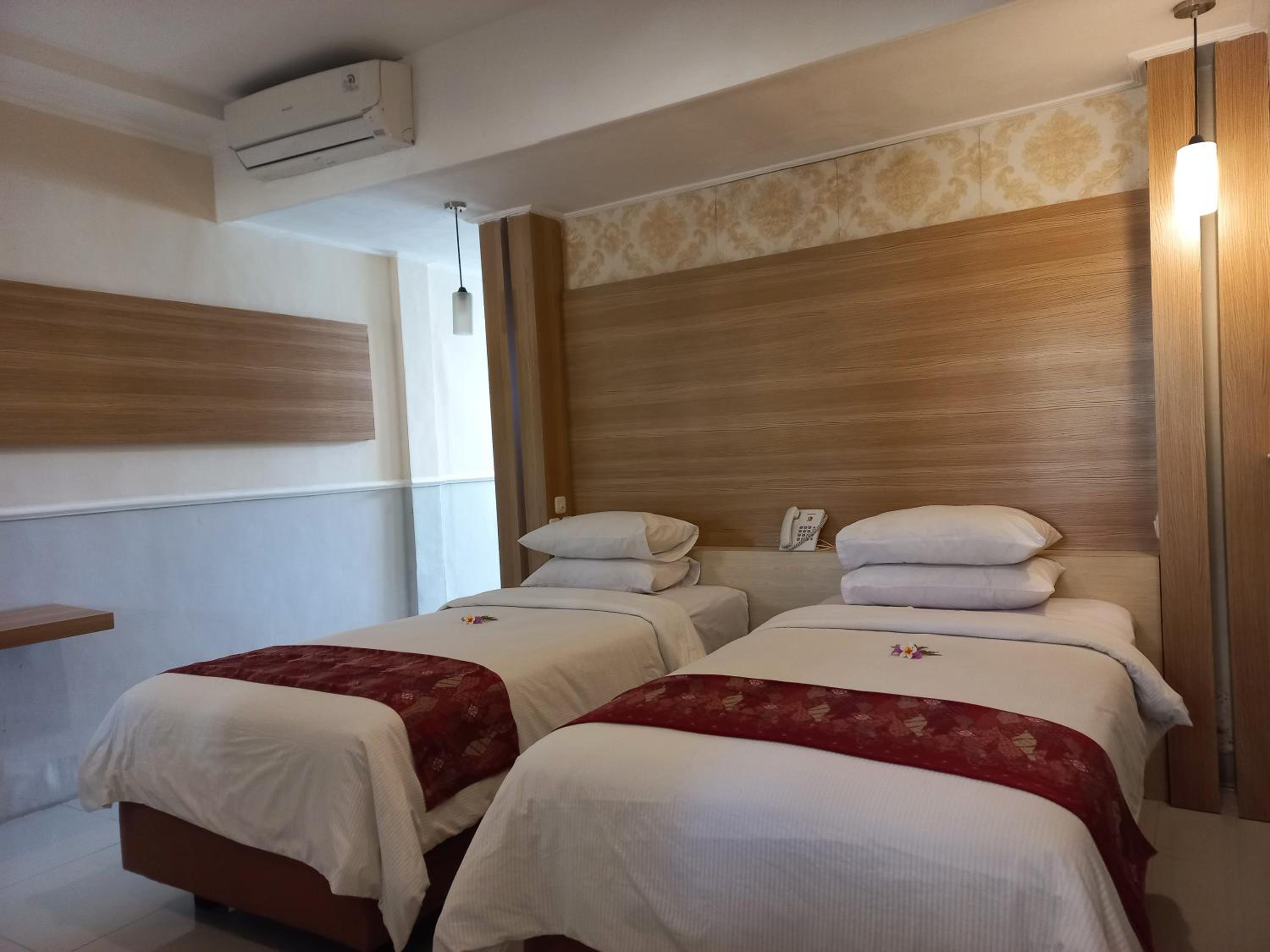 Deluxe Twin Room - Photo 2