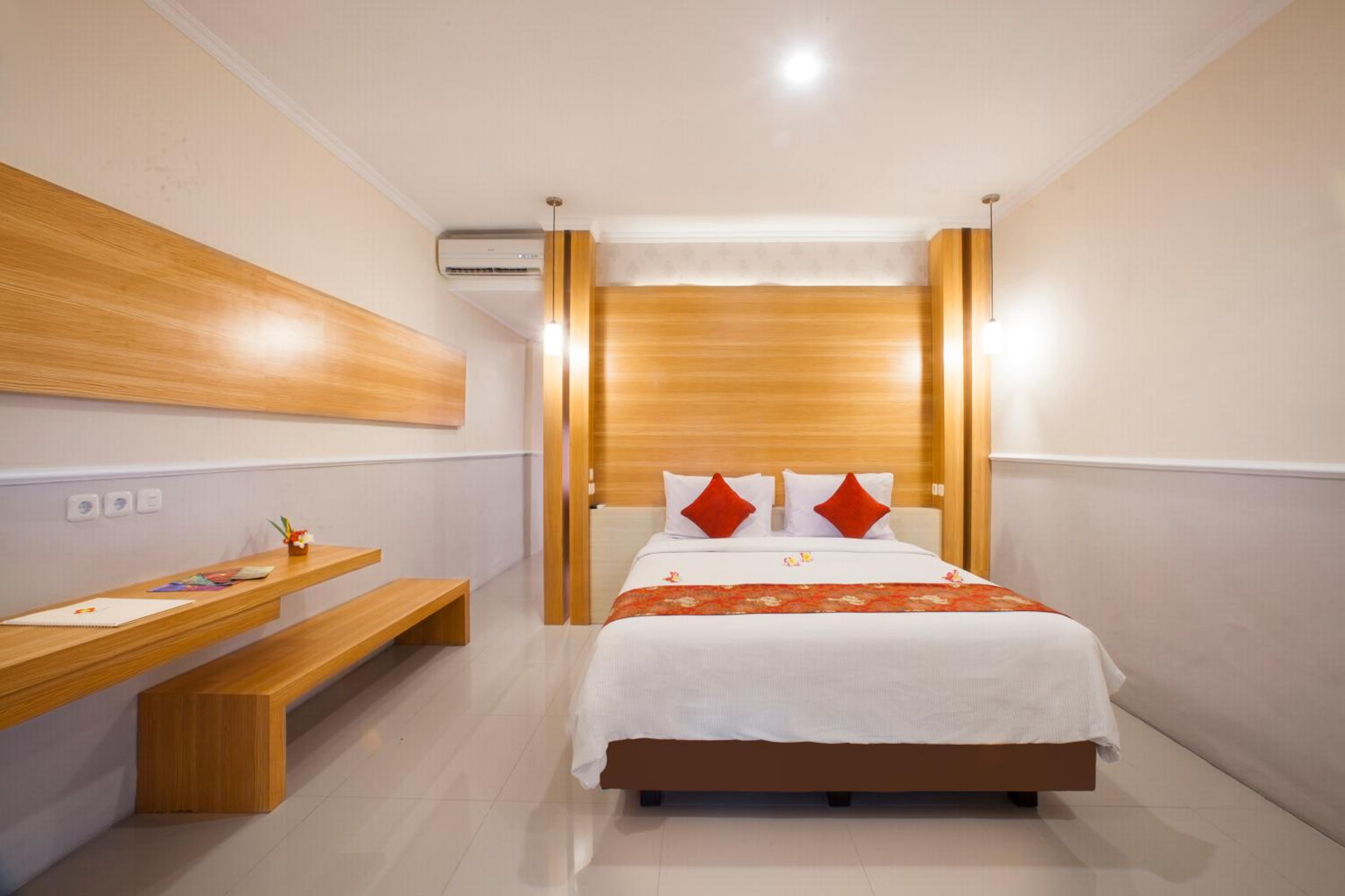 Deluxe Double Room - Photo 9
