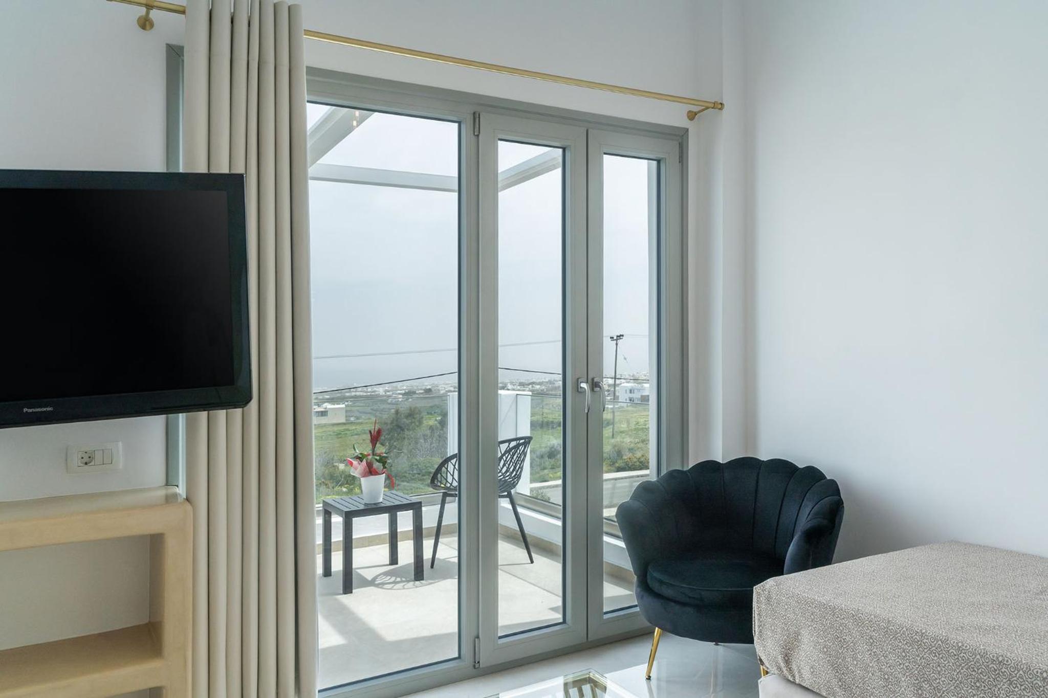 Executive Suite - Photo 3
